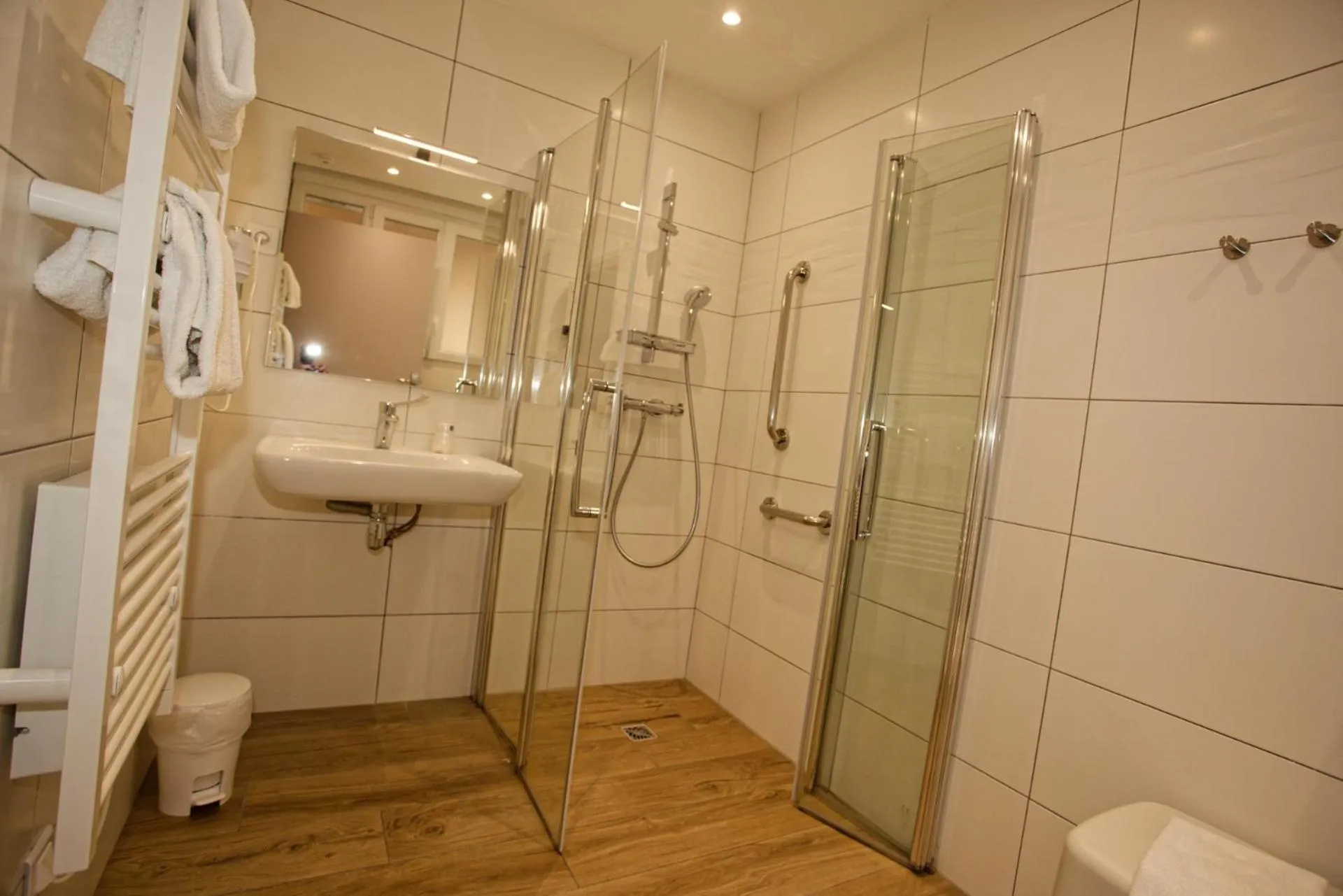 Bathroom in Hôtel Océan Dinan