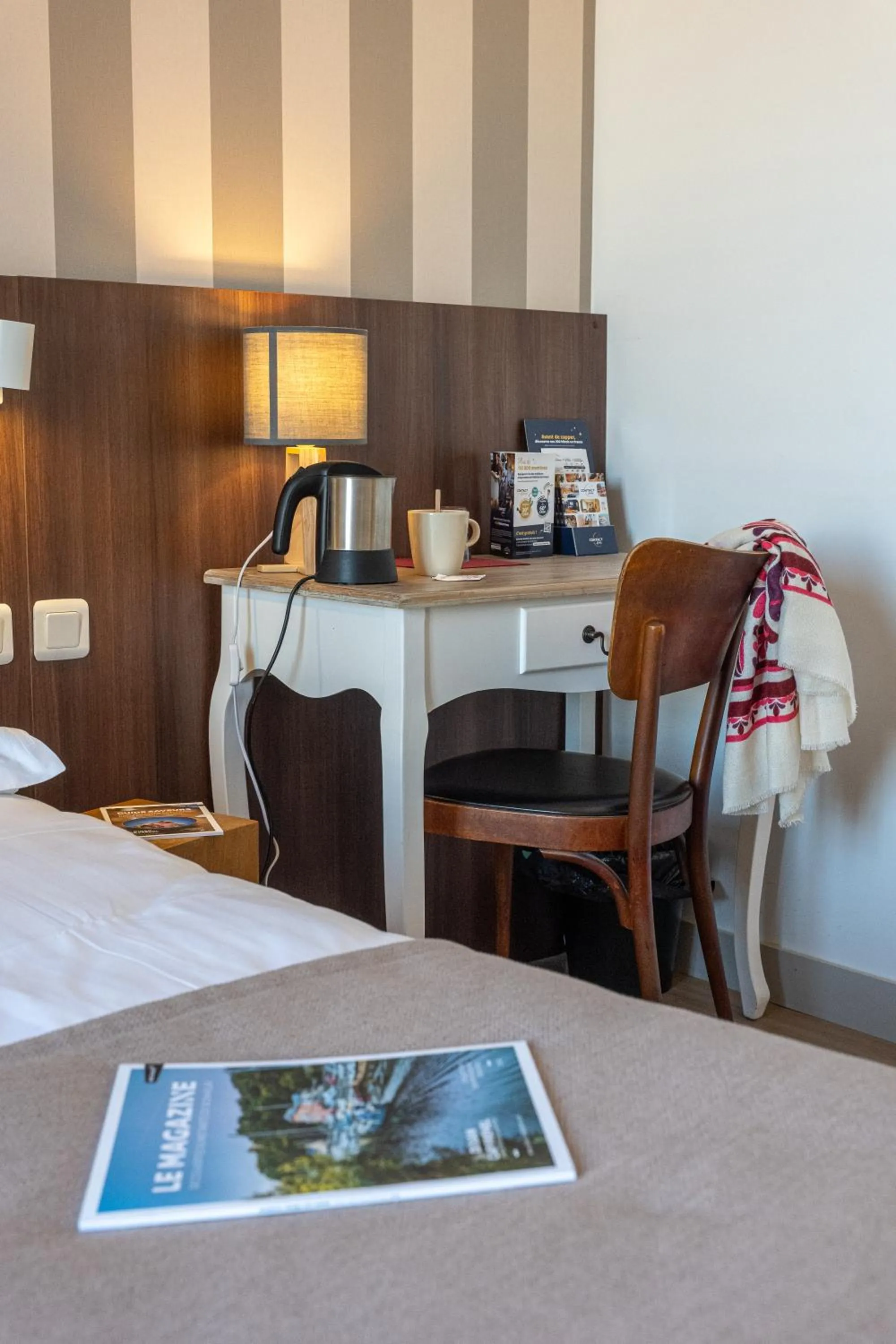 Bedroom, Bed in Hôtel Océan Dinan