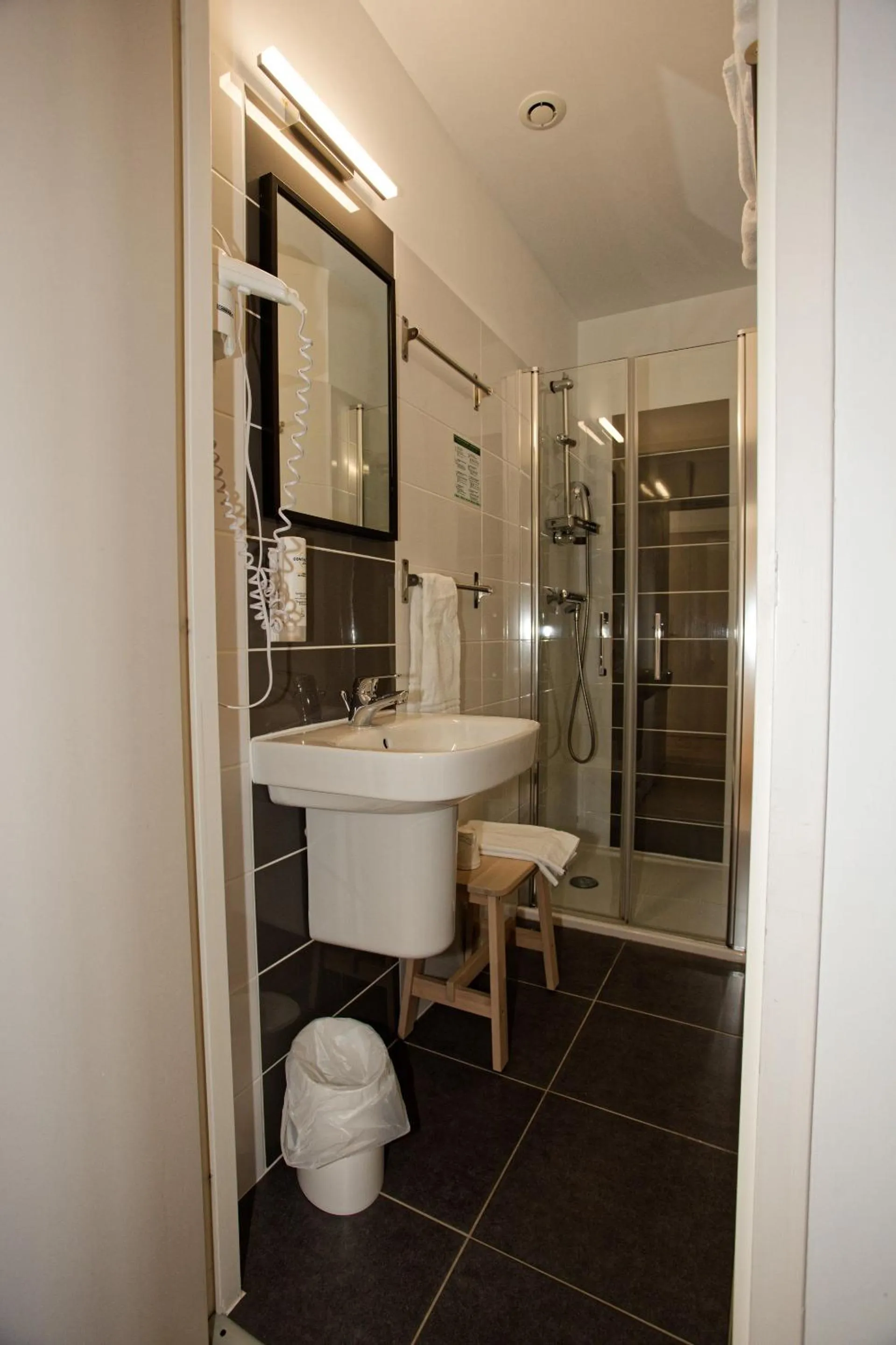 Bathroom in Hôtel Océan Dinan