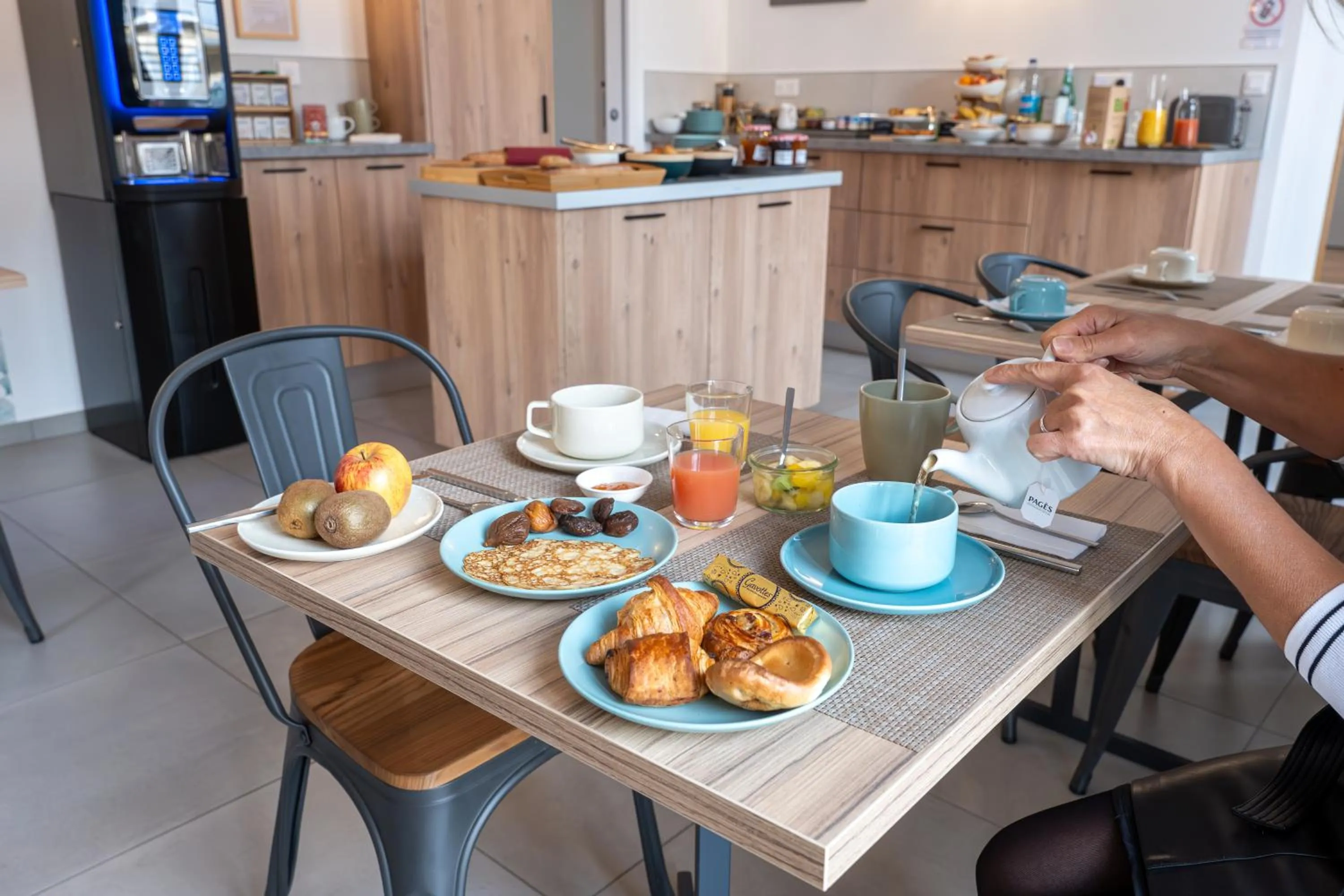 Breakfast in Hôtel Océan Dinan