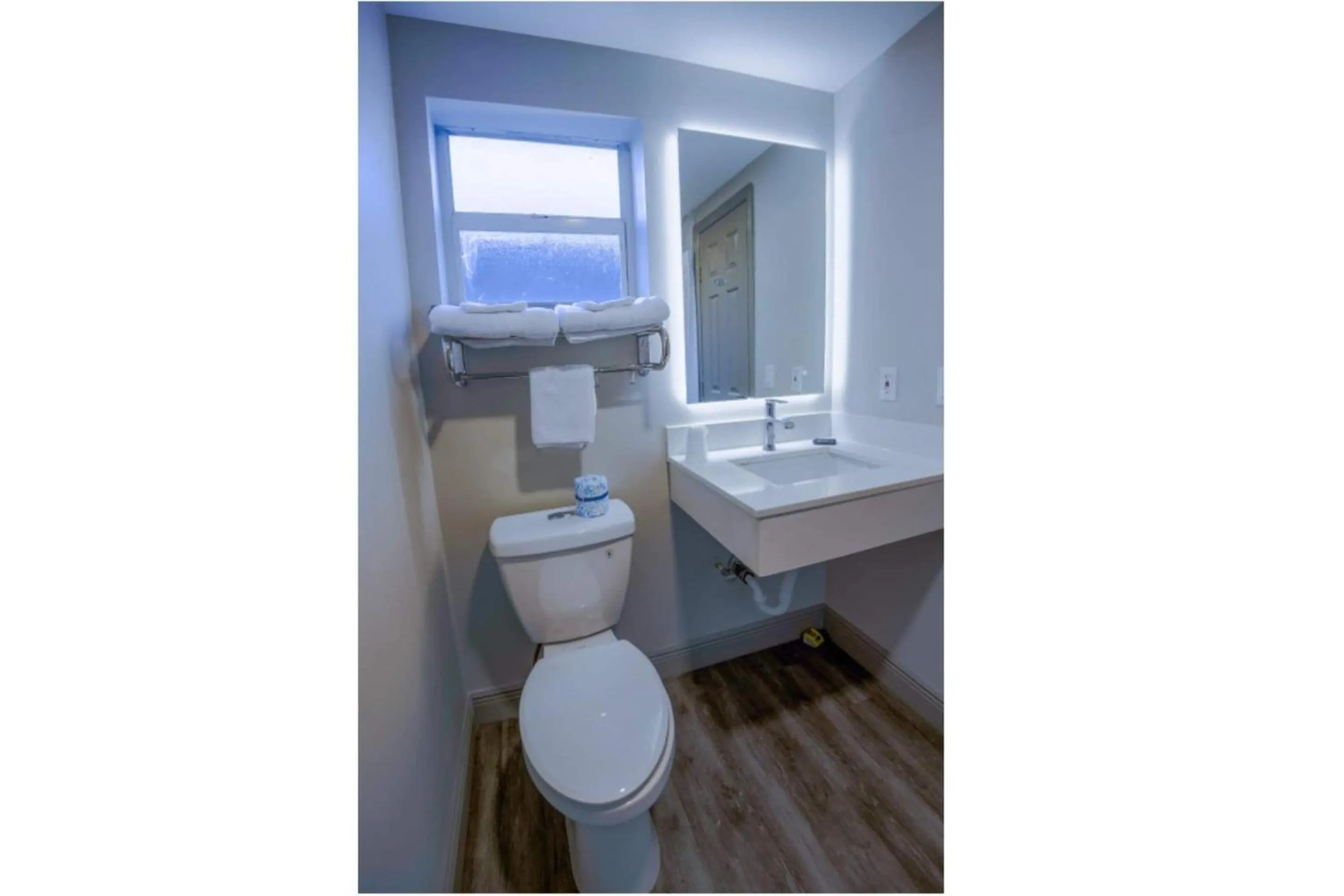 Bathroom in Sunrise Inn by OYO Titusville FL