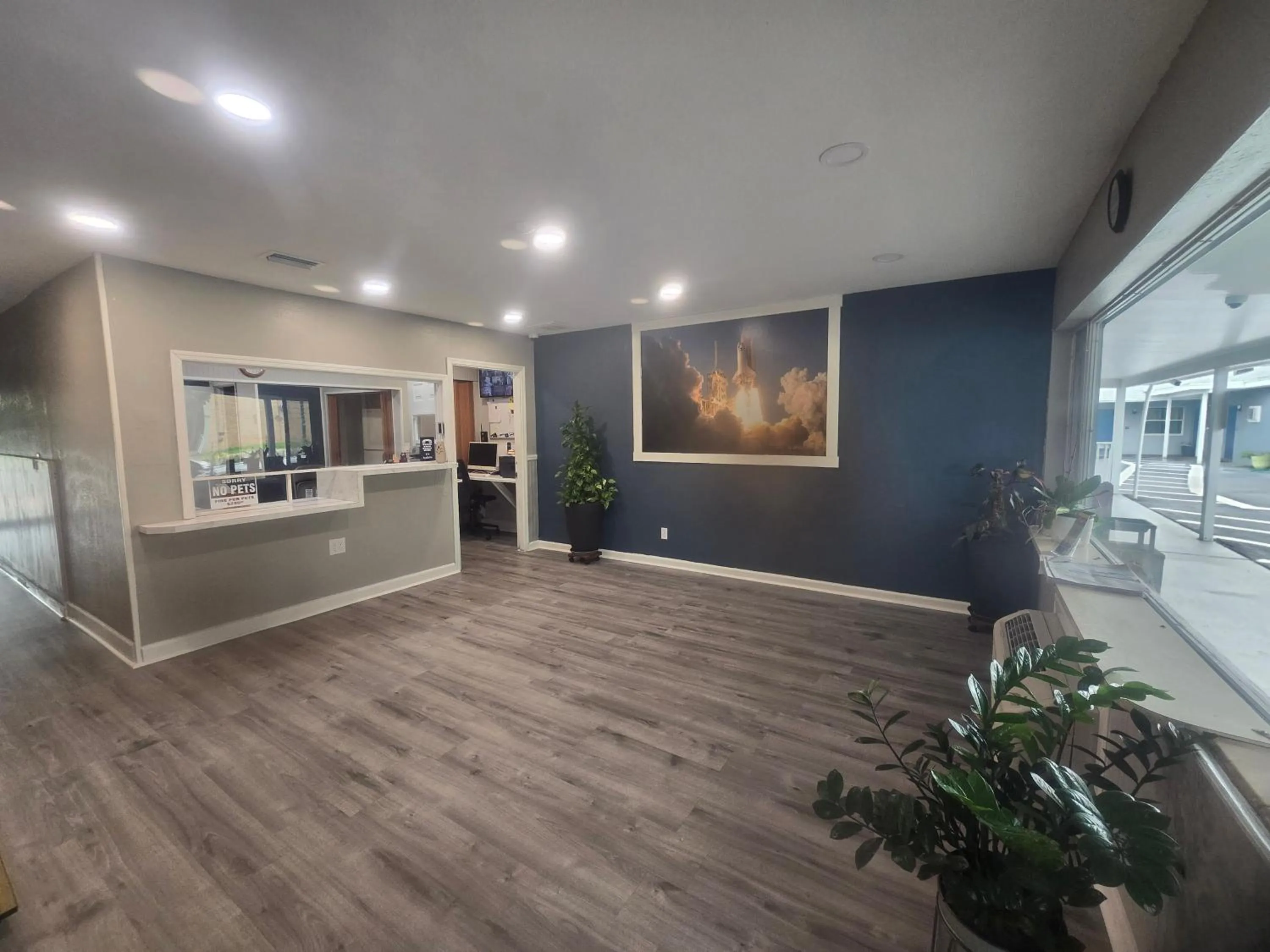 Lobby or reception in Sunrise Inn by OYO Titusville FL