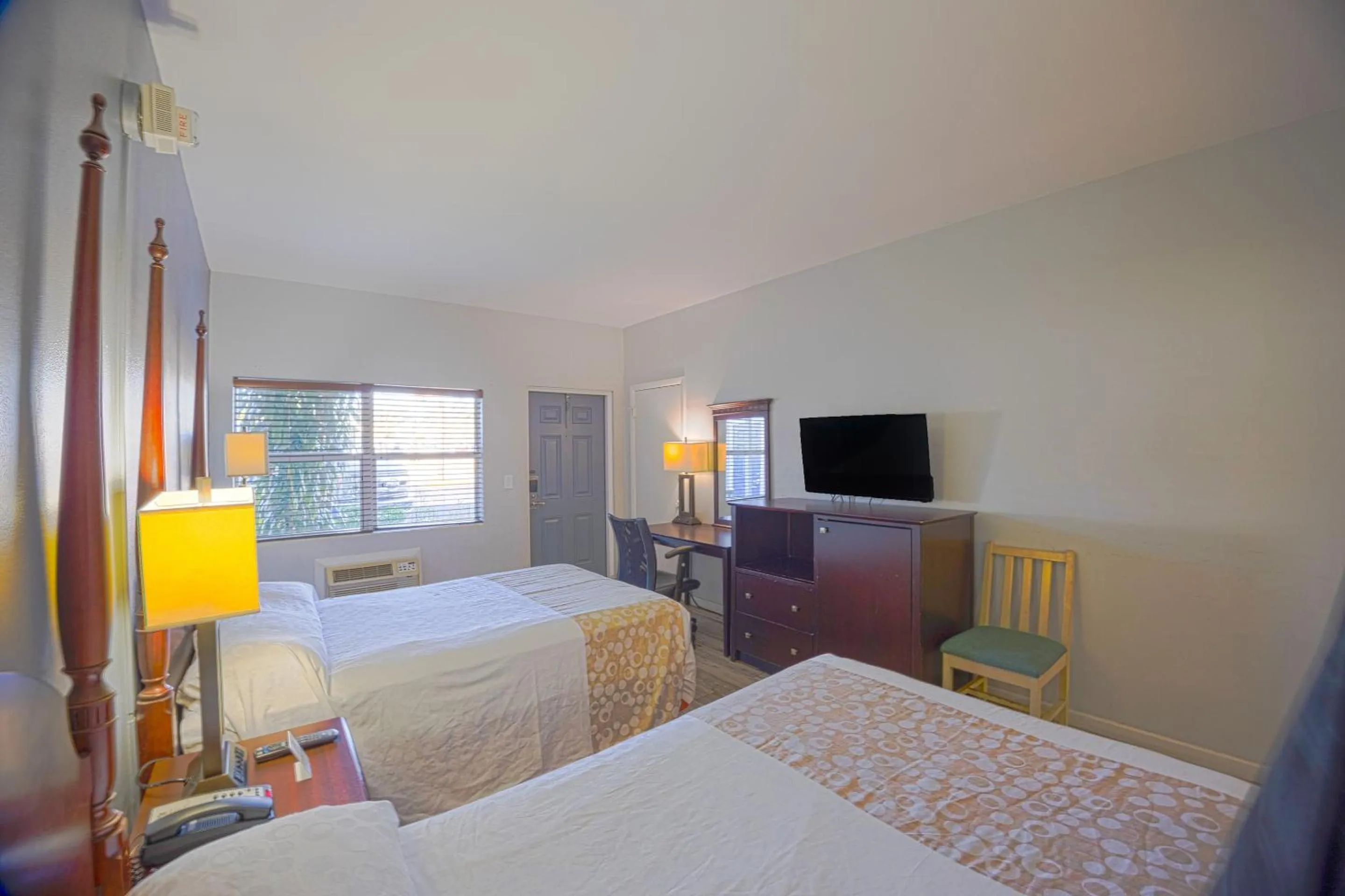 Bedroom, Bed in Sunrise Inn by OYO Titusville FL