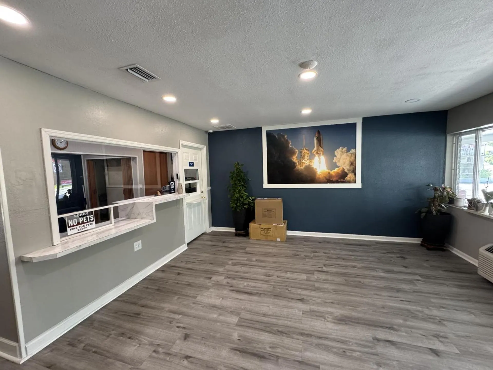 Lobby or reception in Sunrise Inn by OYO Titusville FL