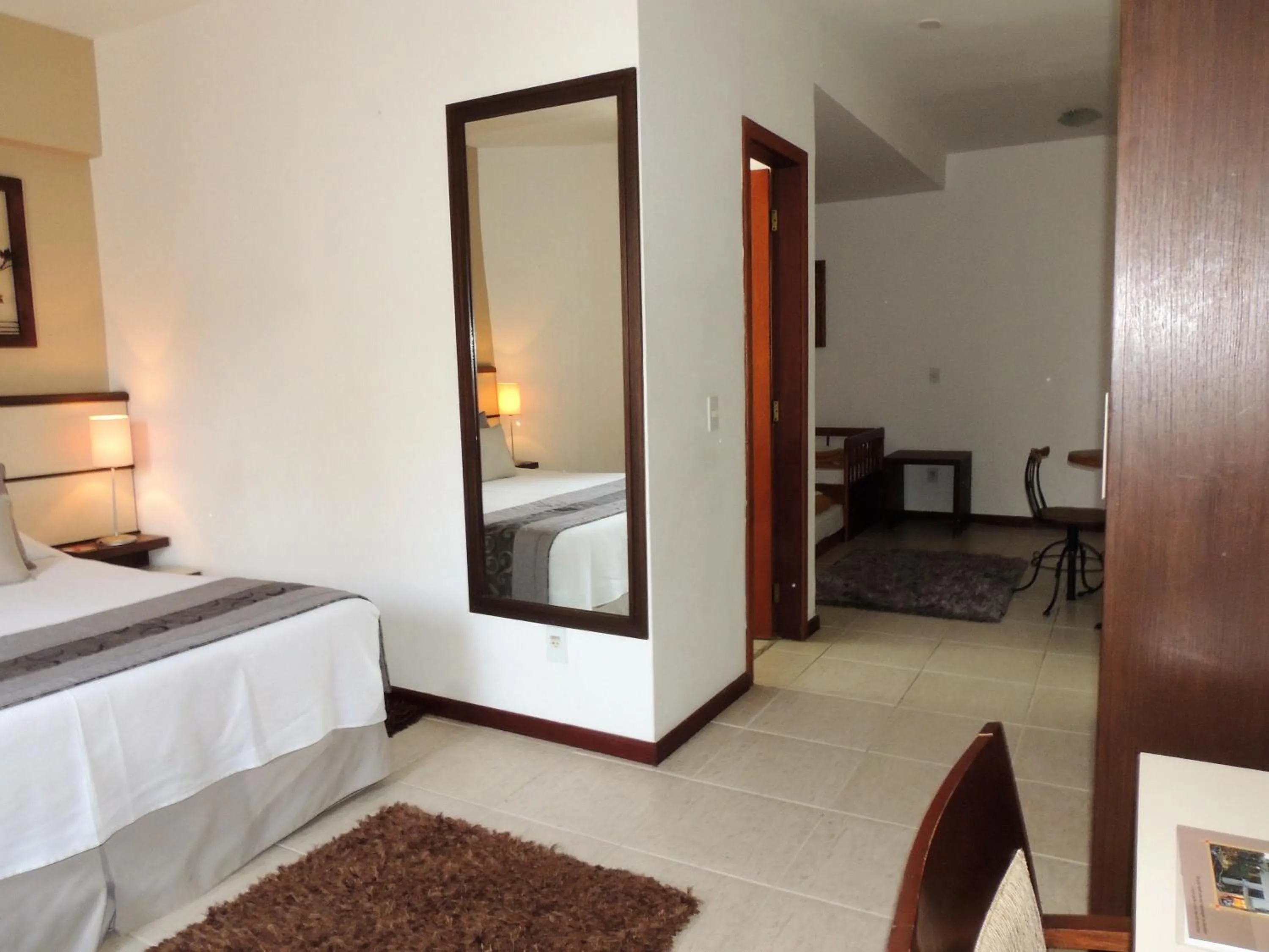 Bedroom, Bed in Mondrian Suite Hotel