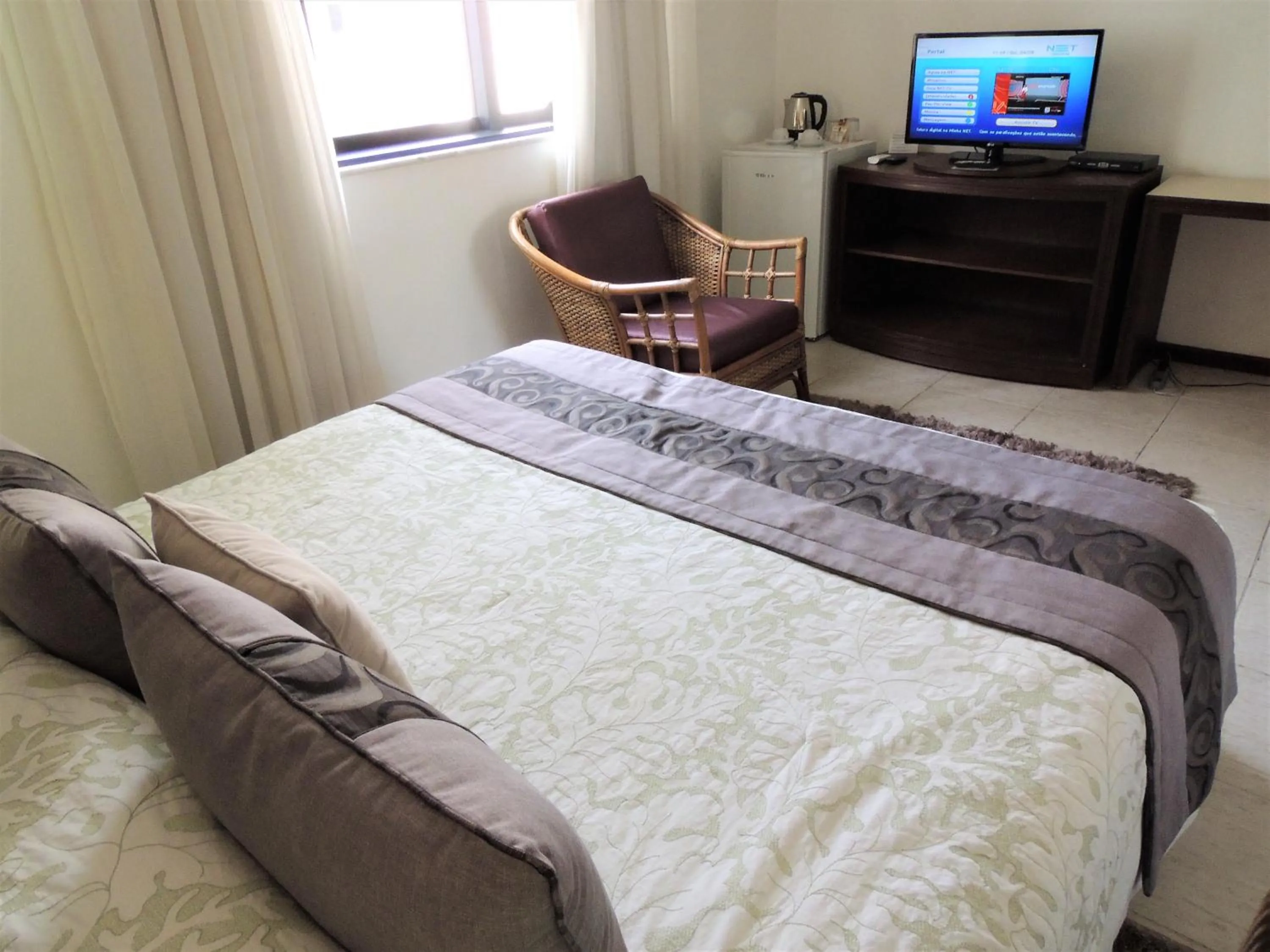 Bed in Mondrian Suite Hotel