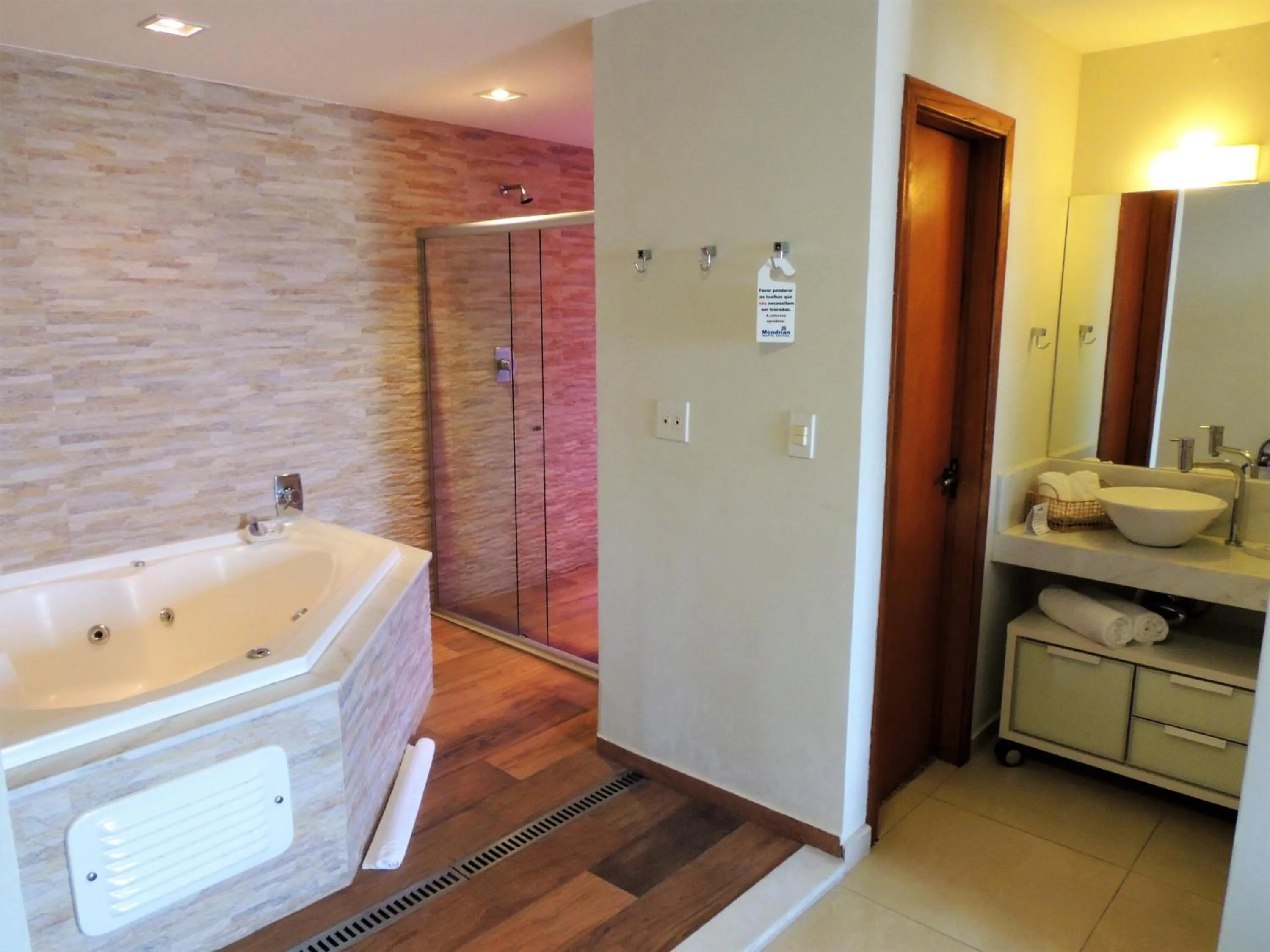 Hot Tub in Mondrian Suite Hotel