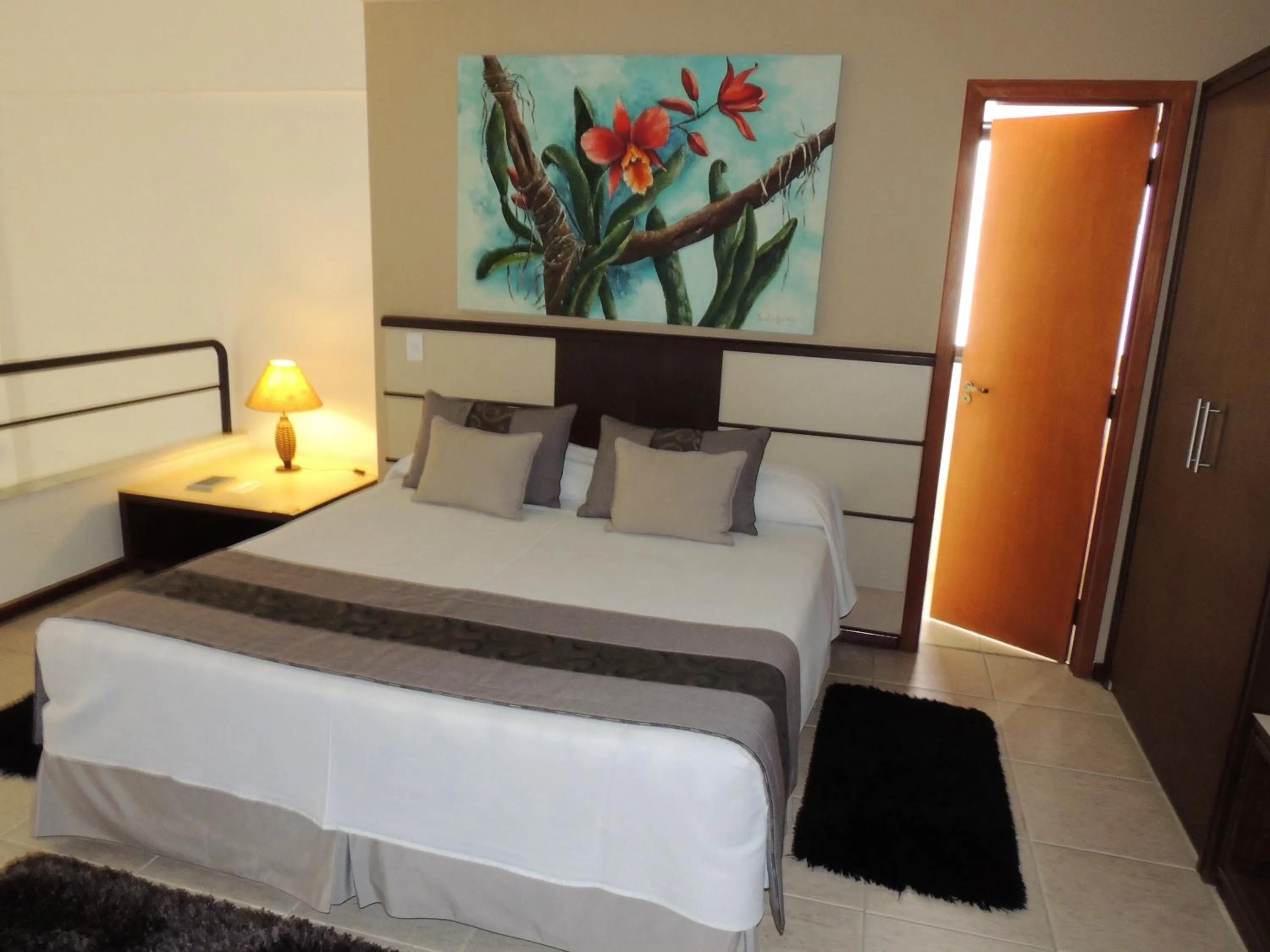 Bed in Mondrian Suite Hotel