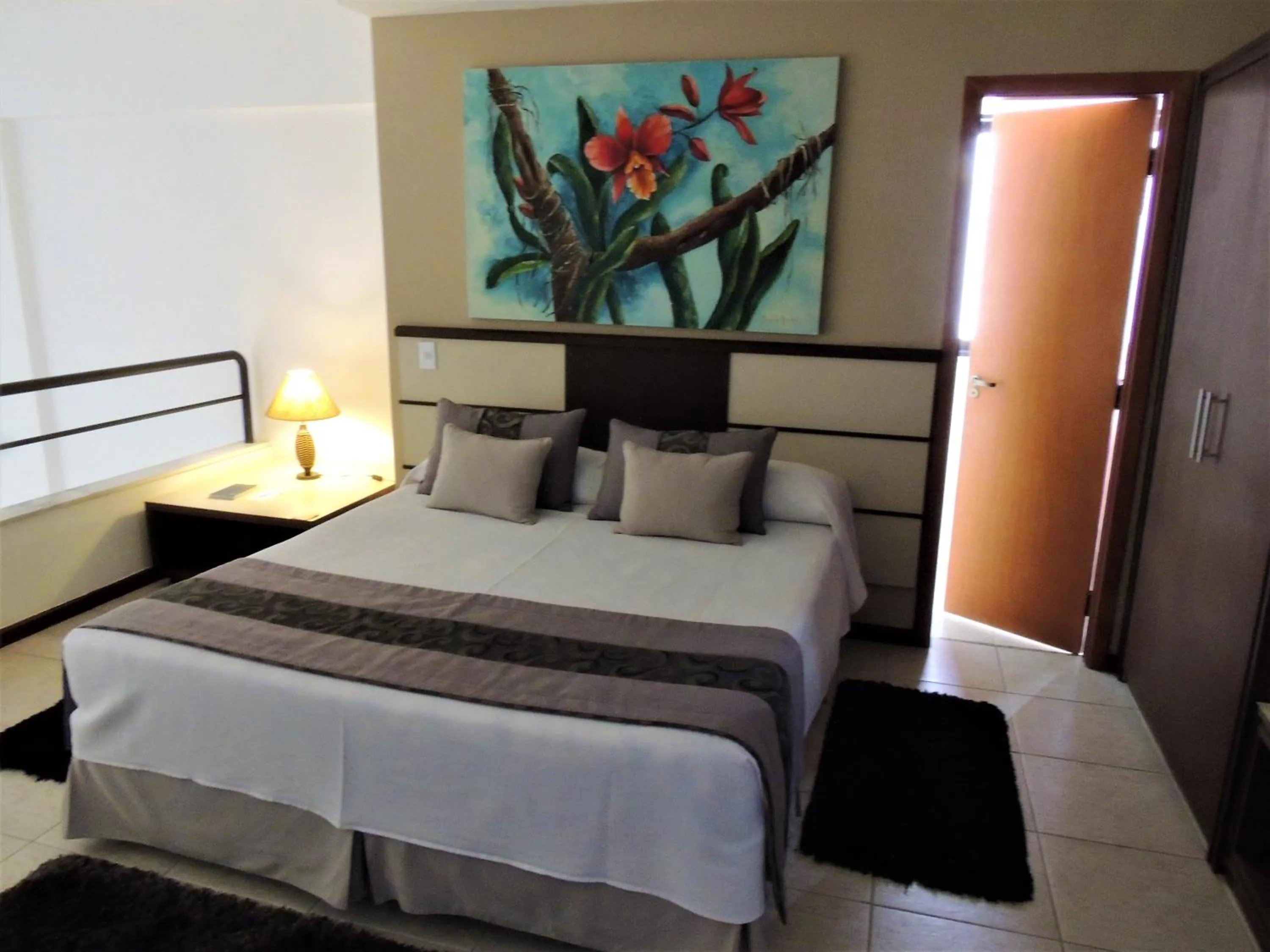 Bed in Mondrian Suite Hotel