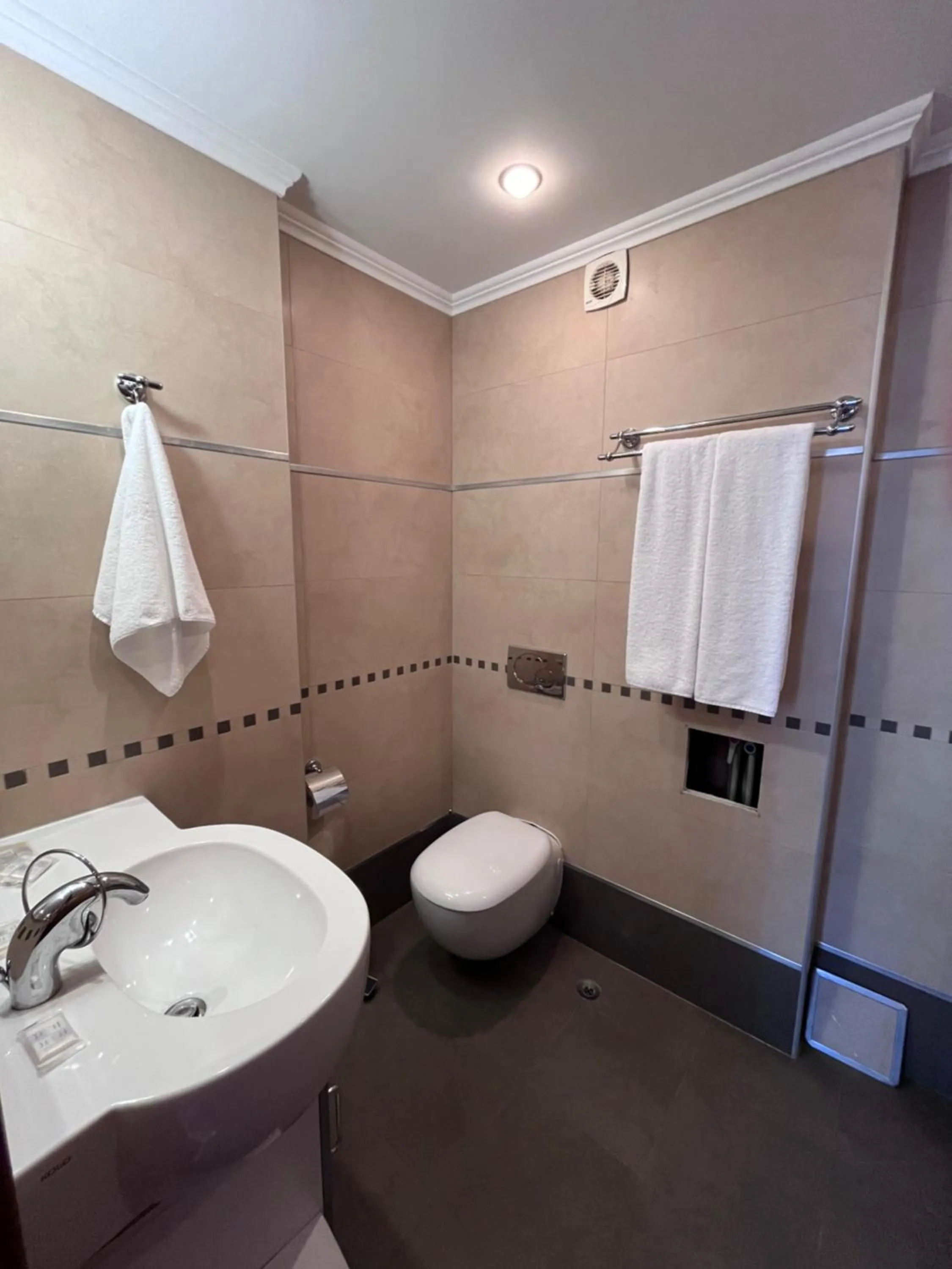 Shower in Kavaler Hotel