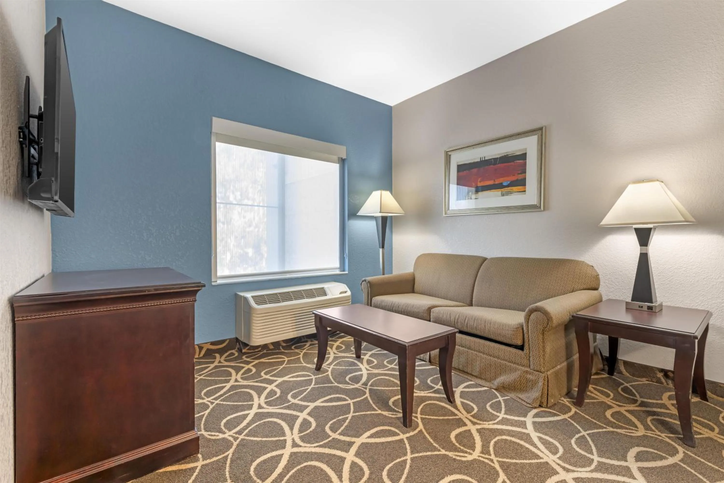 Bedroom in Best Western Plus Eau Claire Conference Center