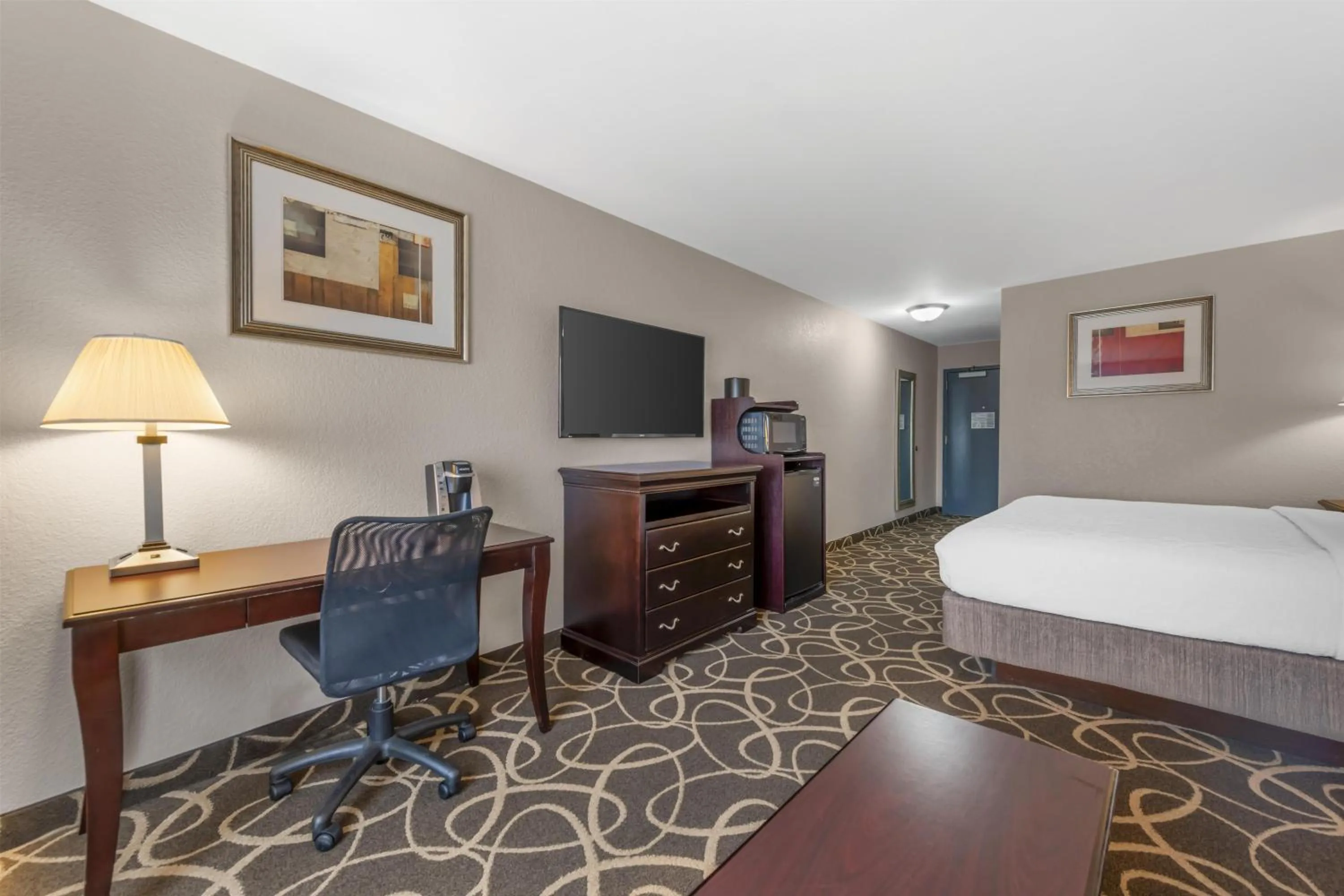 Bedroom, Bed in Best Western Plus Eau Claire Conference Center