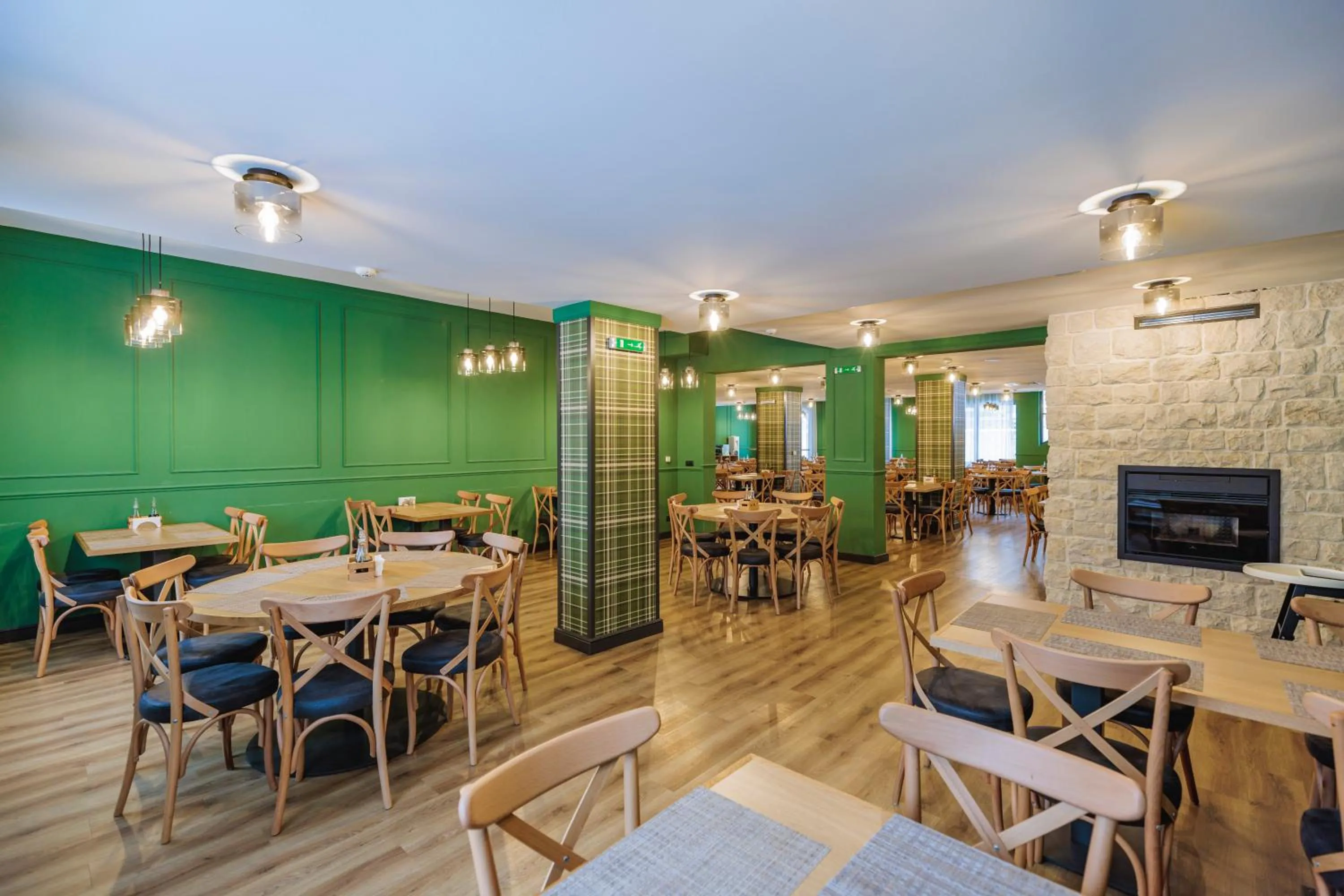 Restaurant/places to eat in Iglika Hotel & Villas Borovets