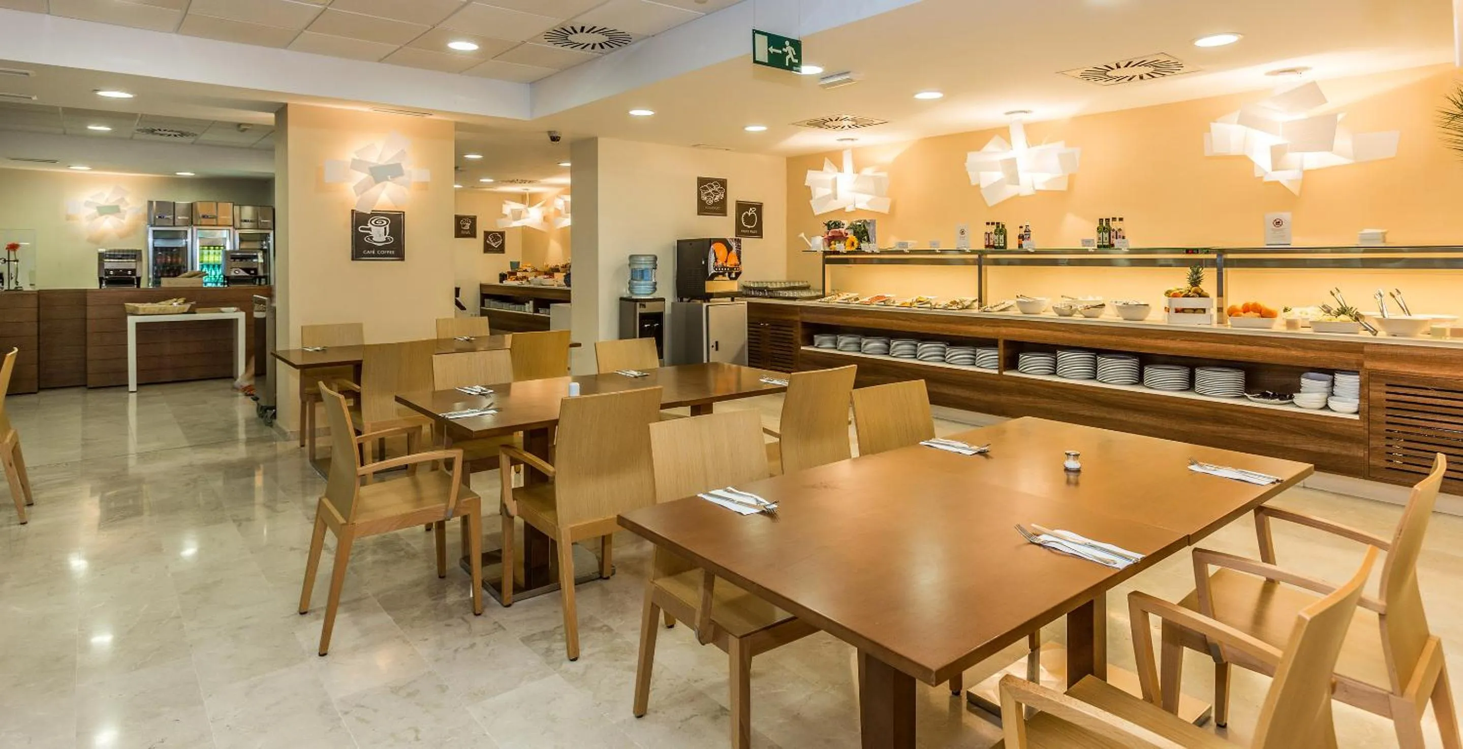 Restaurant/places to eat in Ona Valle Romano Golf & Resort