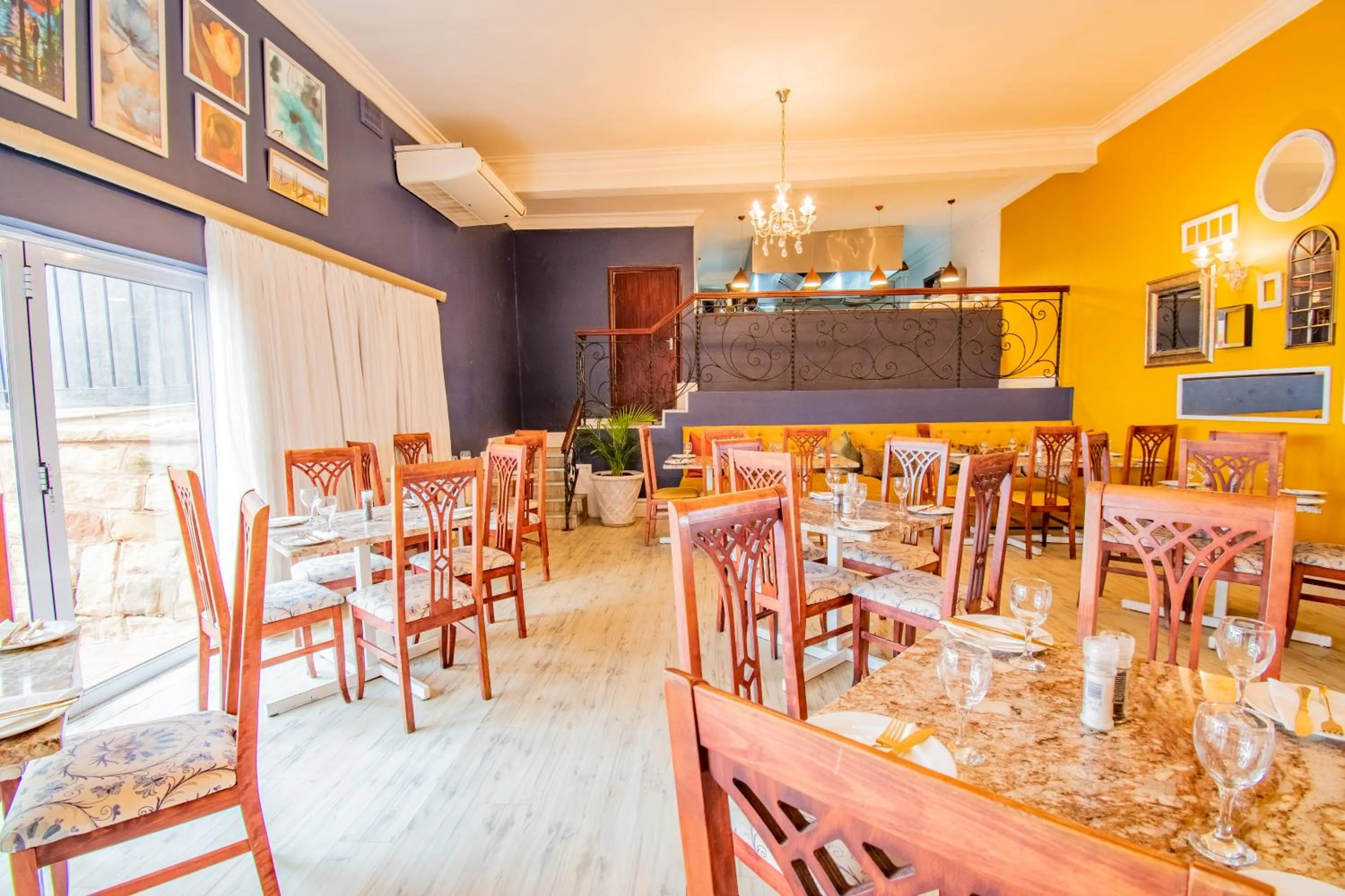 Restaurant/places to eat in Emakhosini Boutique Hotel