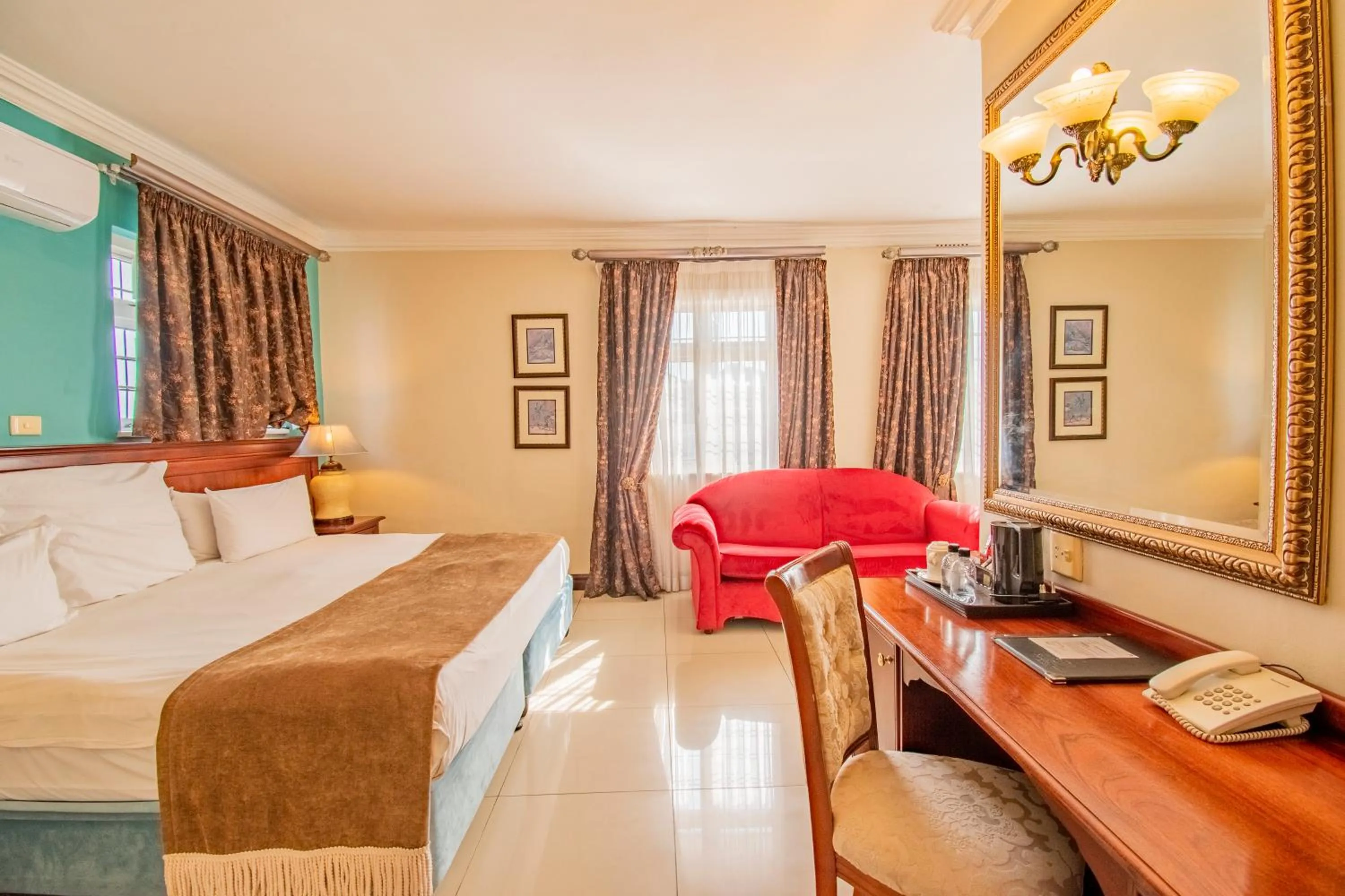 Bedroom, Bed in Emakhosini Boutique Hotel