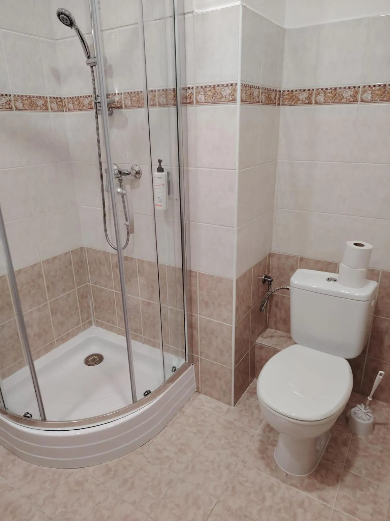 Shower in Hotel Legie