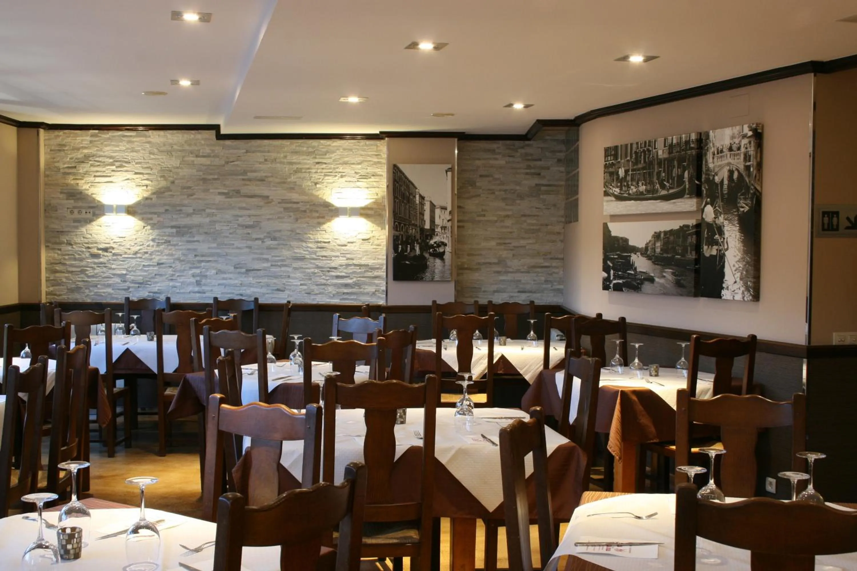Restaurant/places to eat in Hotel Los Molinos