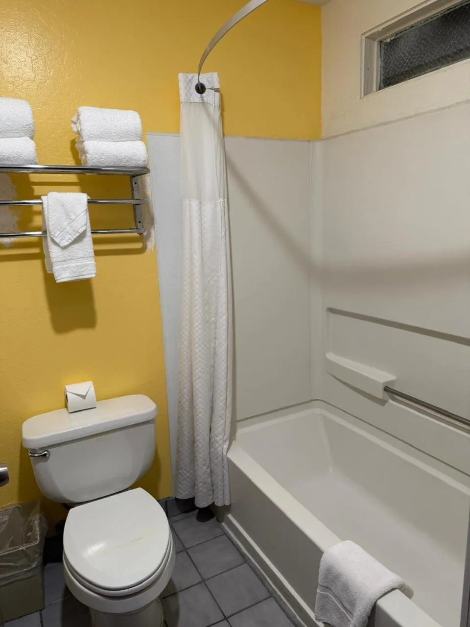 Bathroom in Hollister Inn