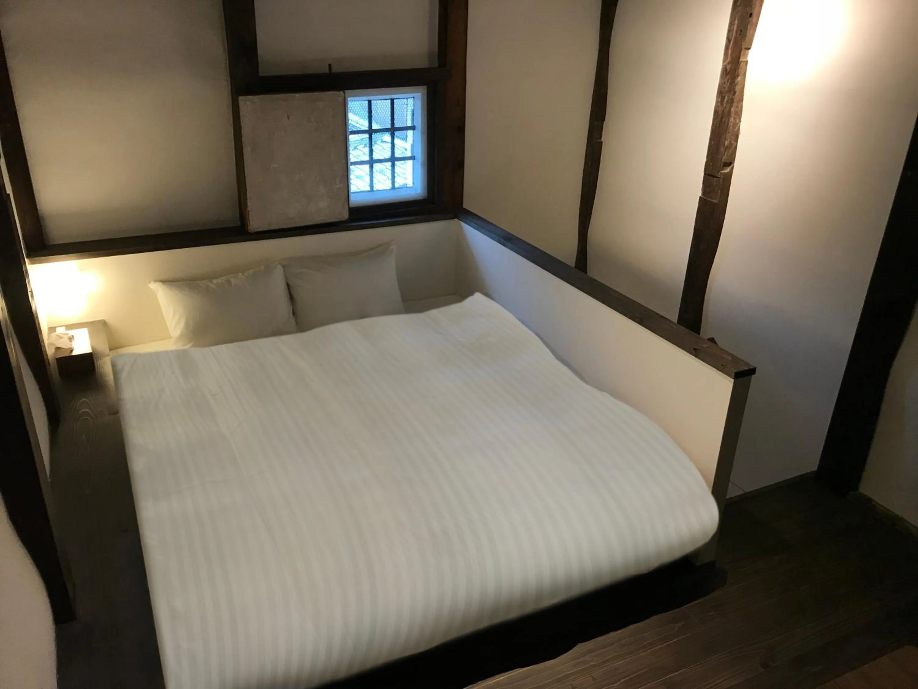 Bed in ShikiShiki Shinra