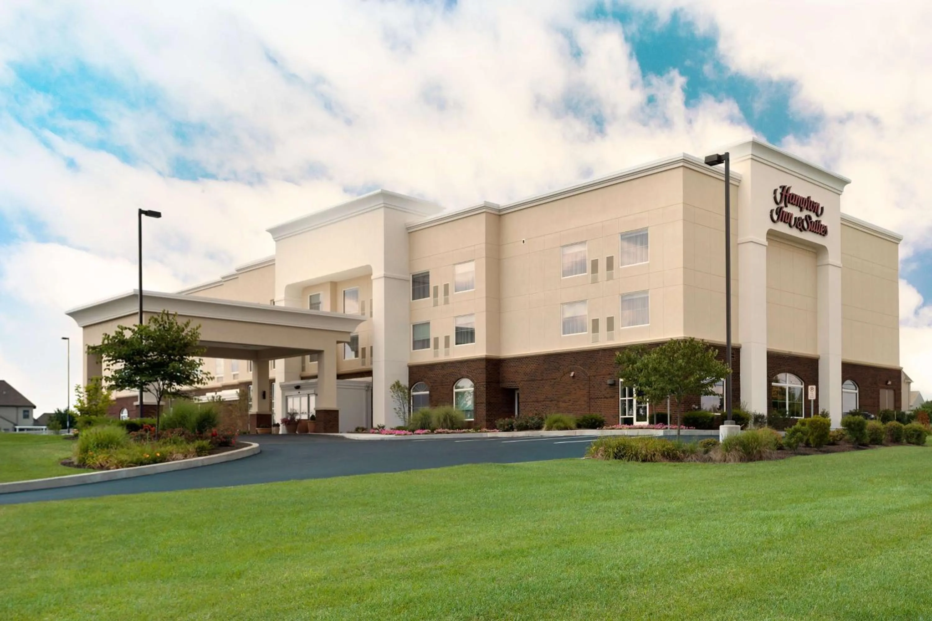 Property building in Hampton Inn & Suites Hershey Near the Park