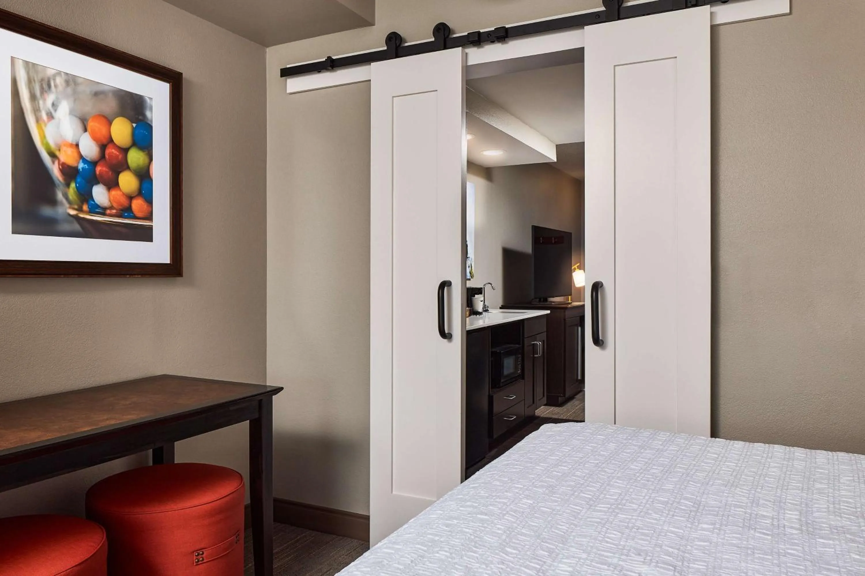 Bed in Hampton Inn & Suites Hershey Near the Park