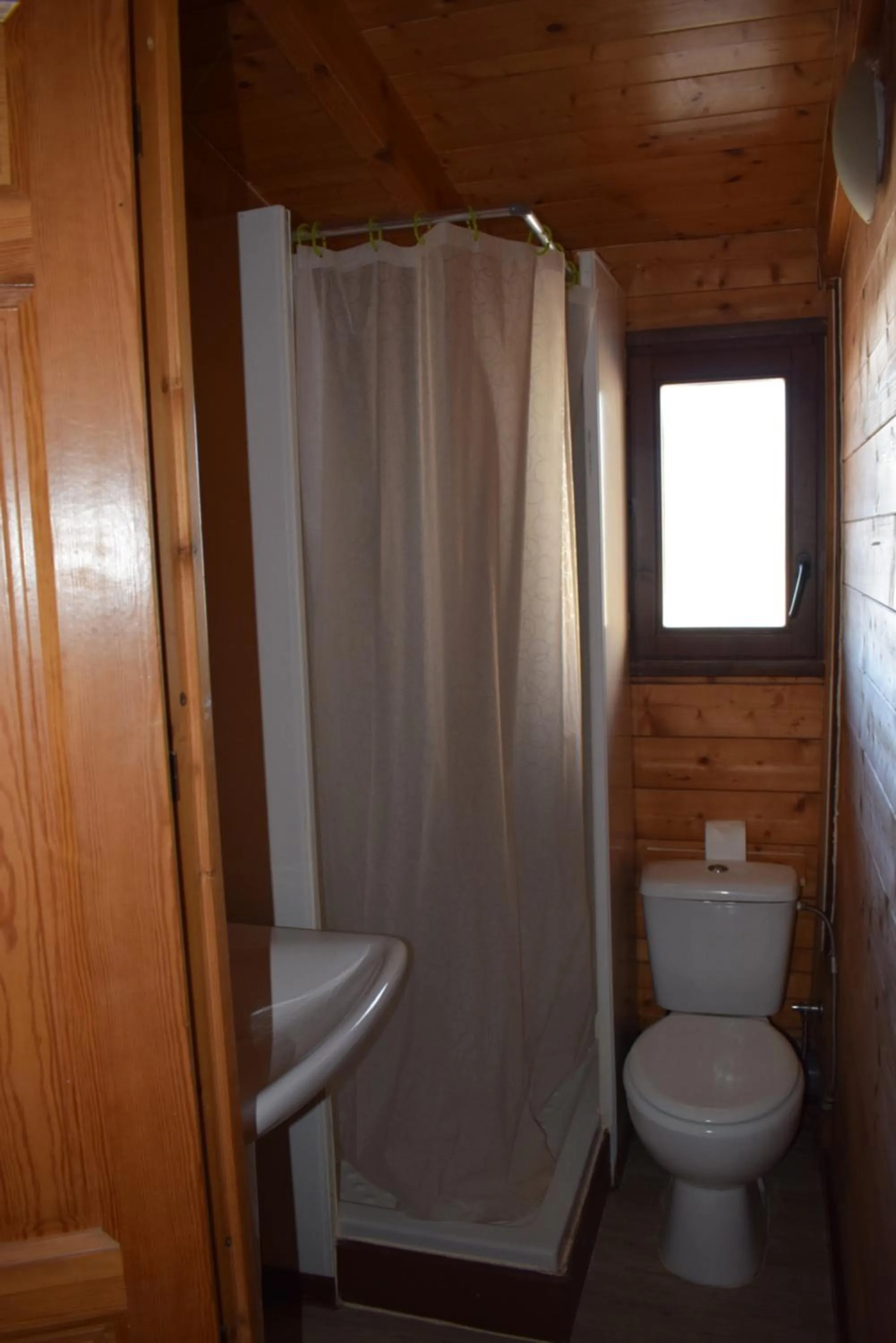Bathroom in Bungalows Park Albufera