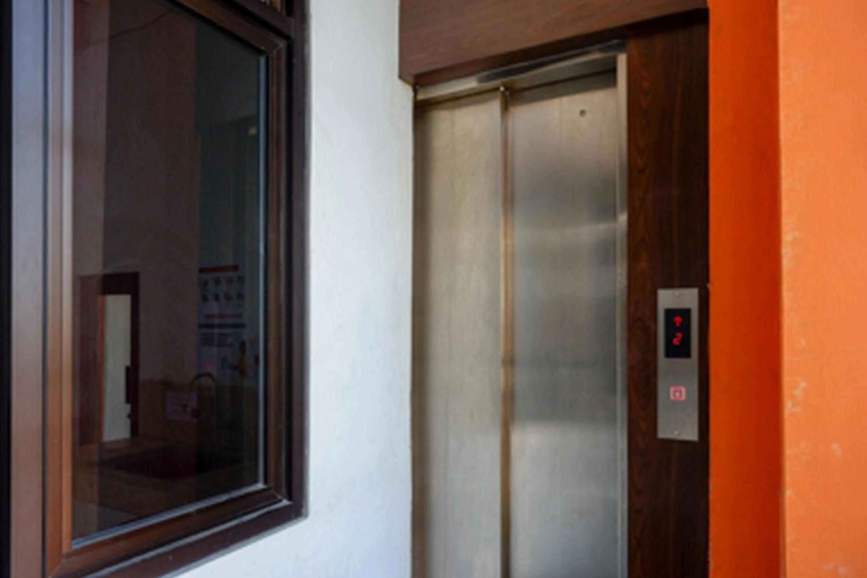 Property building in RedDoorz Plus near Ciputra Mall Simpang Lima 2