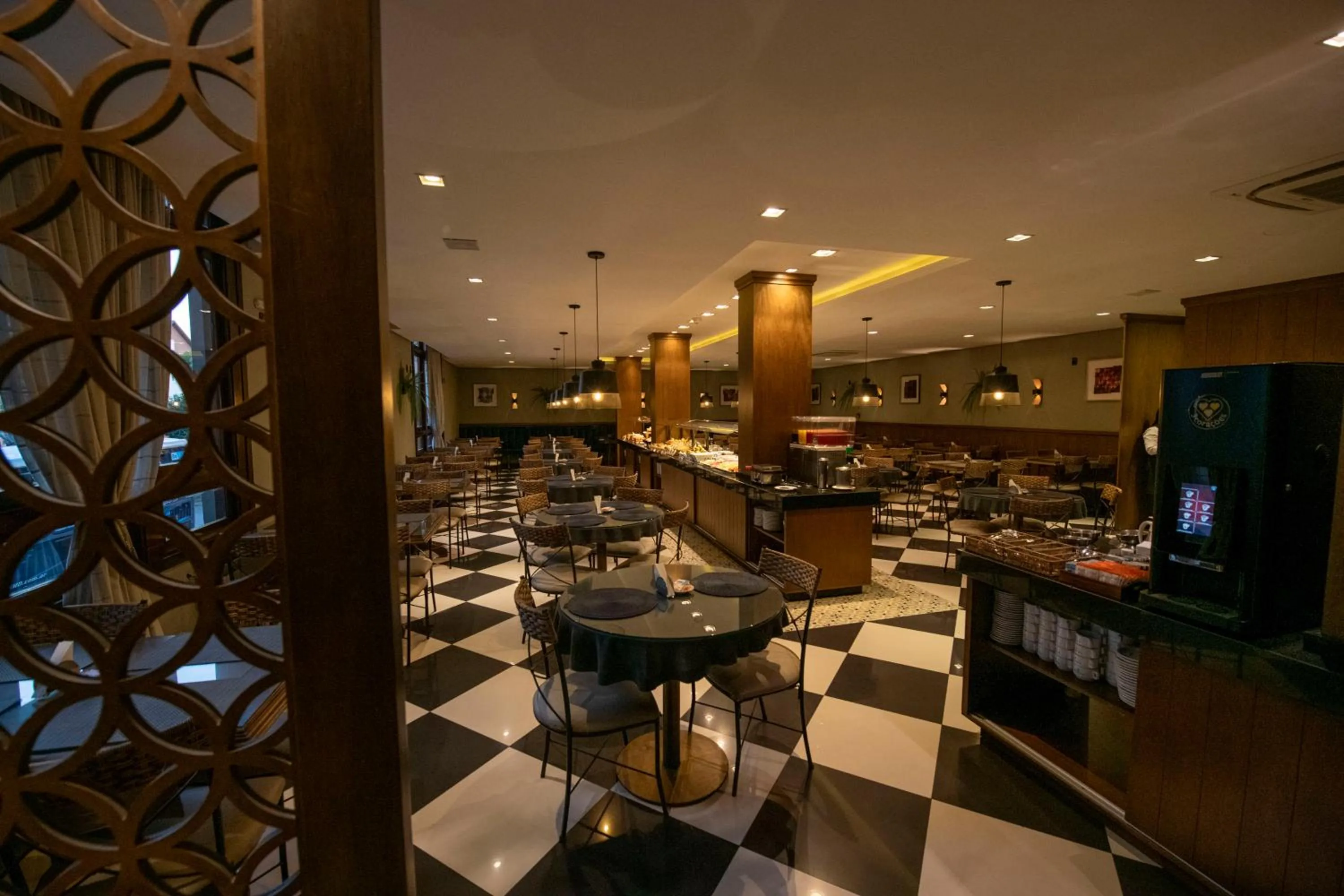 Restaurant/places to eat in Hotel Serra Nevada