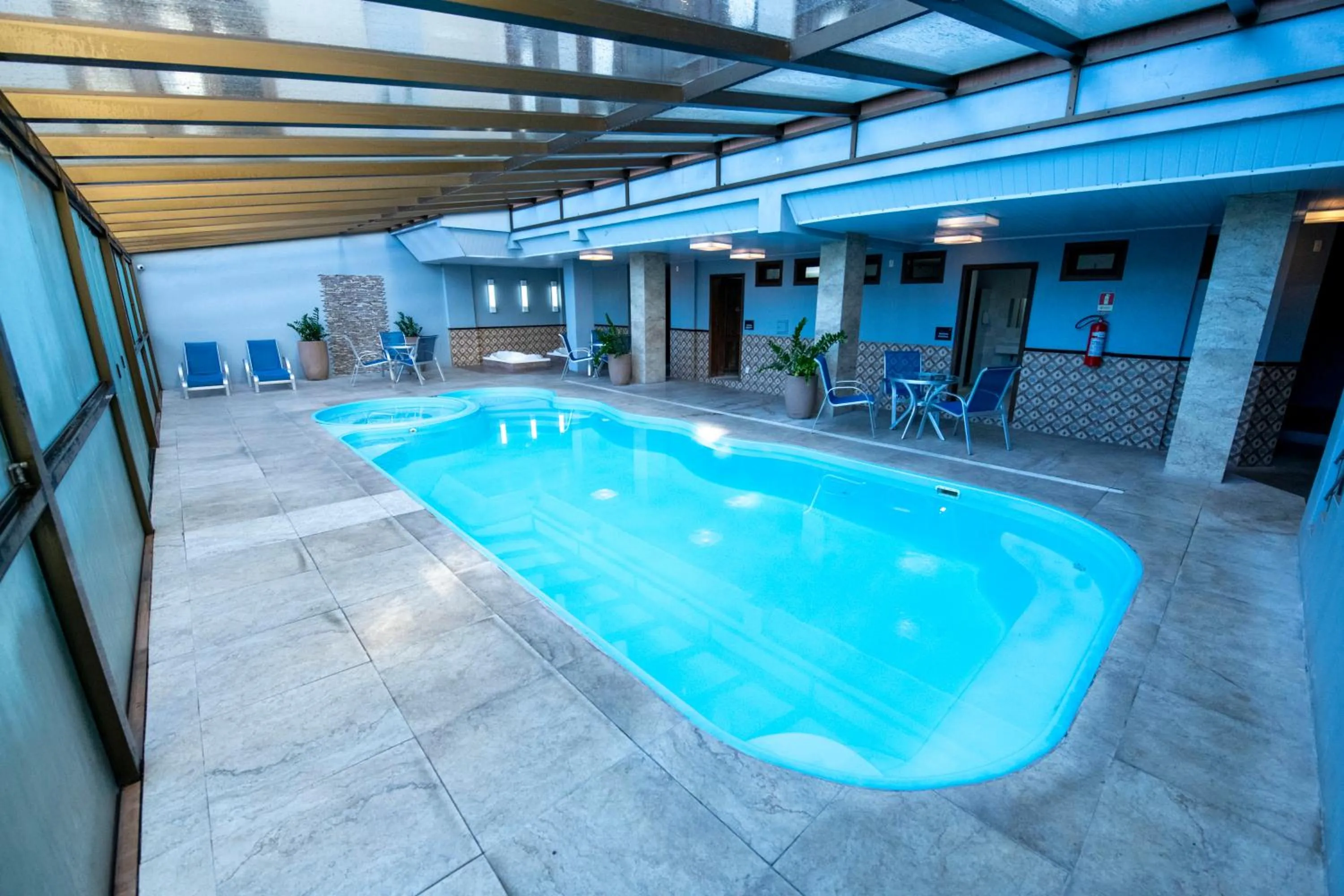 Swimming pool in Hotel Serra Nevada