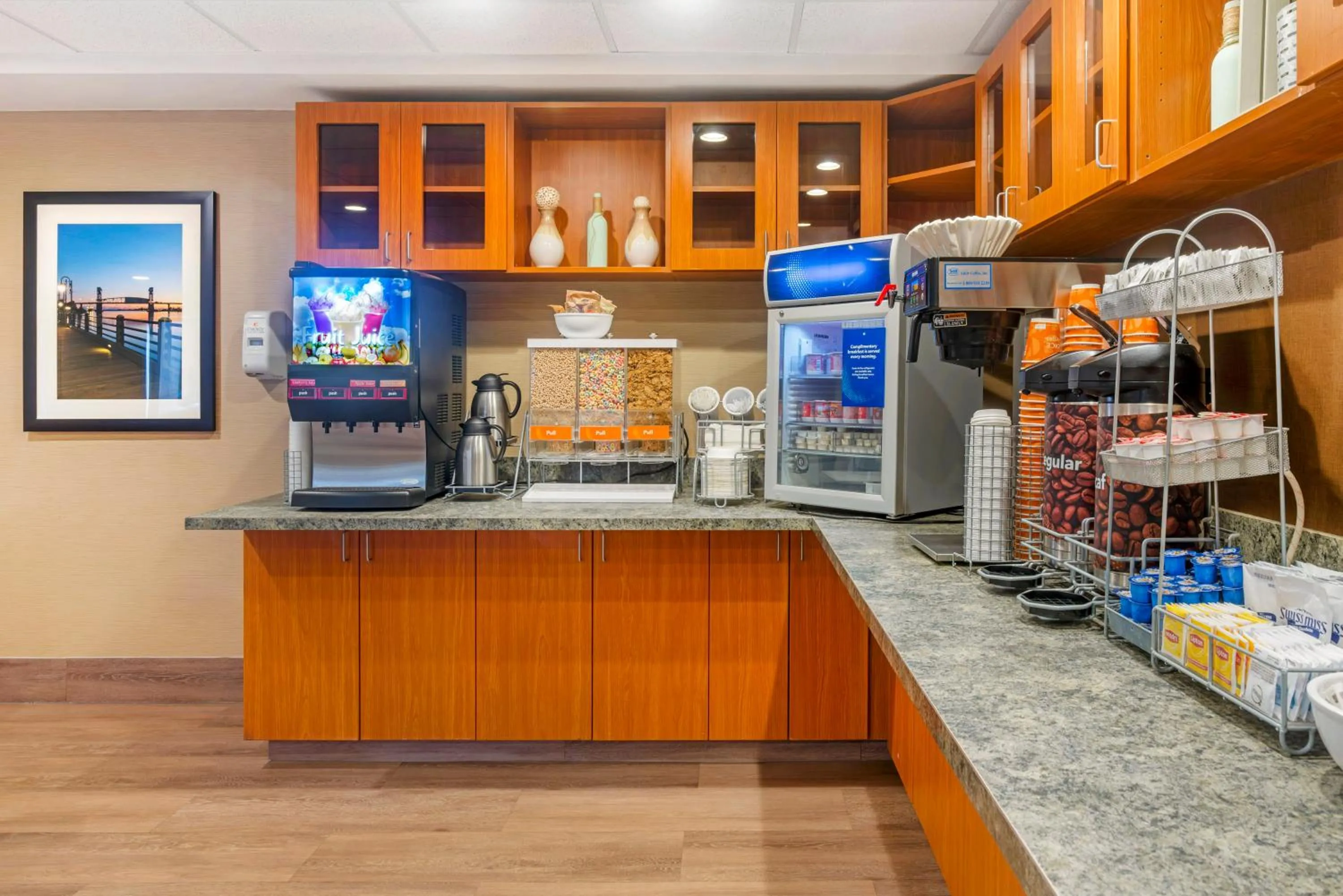 Breakfast in Comfort Suites Wilmington near Downtown