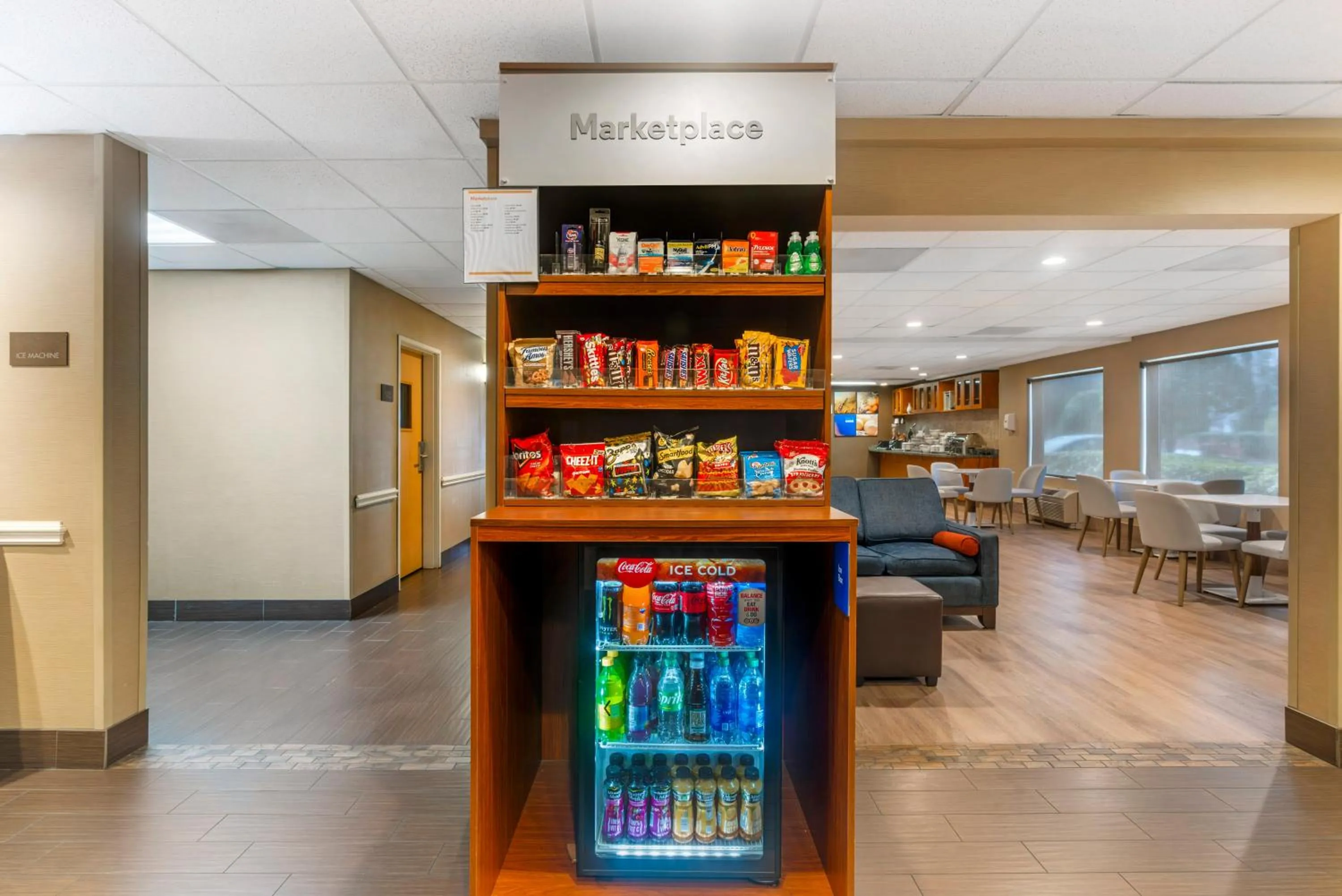 On-site shops in Comfort Suites Wilmington near Downtown