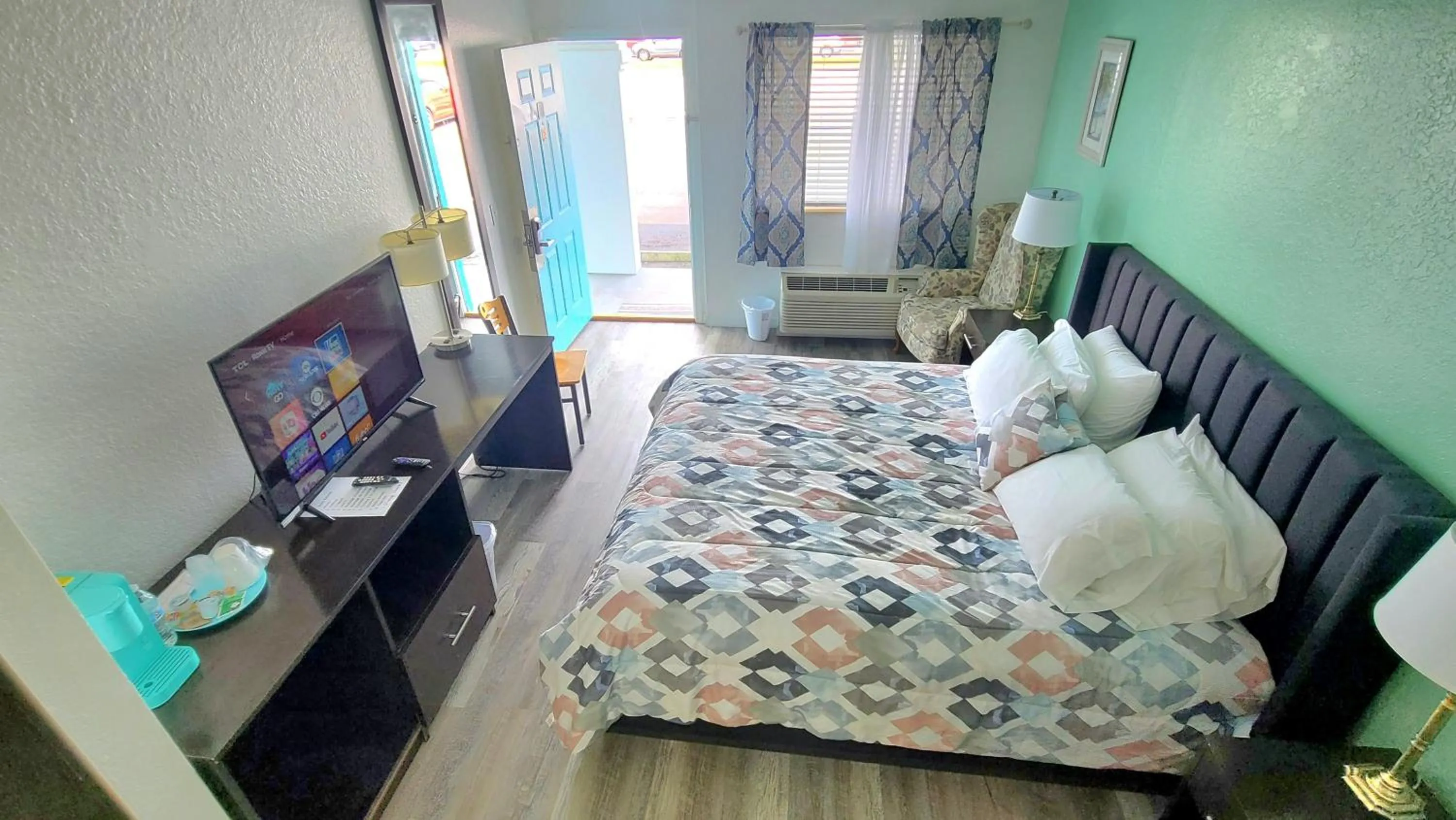 Bed in Historic Inn - Saint Augustine