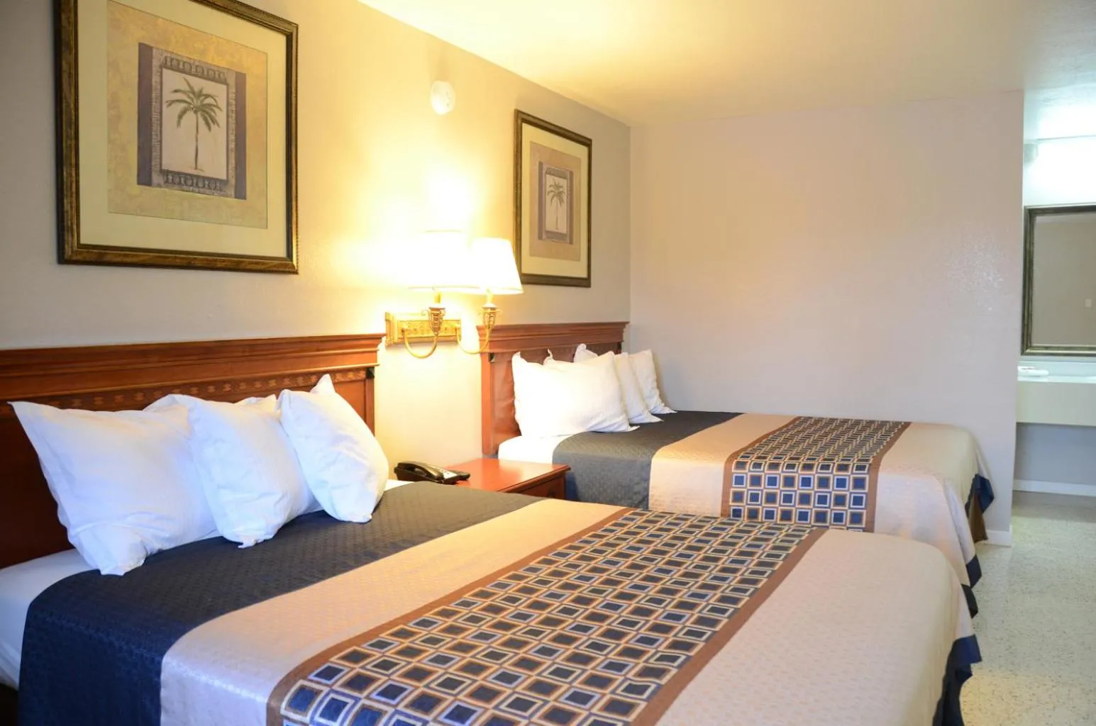 Bed in Lion Inn - Saint Augustine