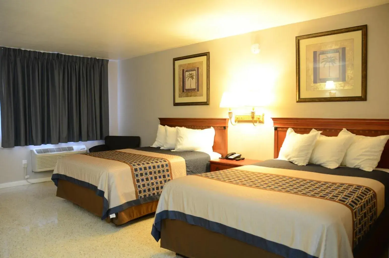 Deluxe Queen Room in Lion Inn - Saint Augustine Deluxe Queen Room in Lion Inn - Saint Augustine