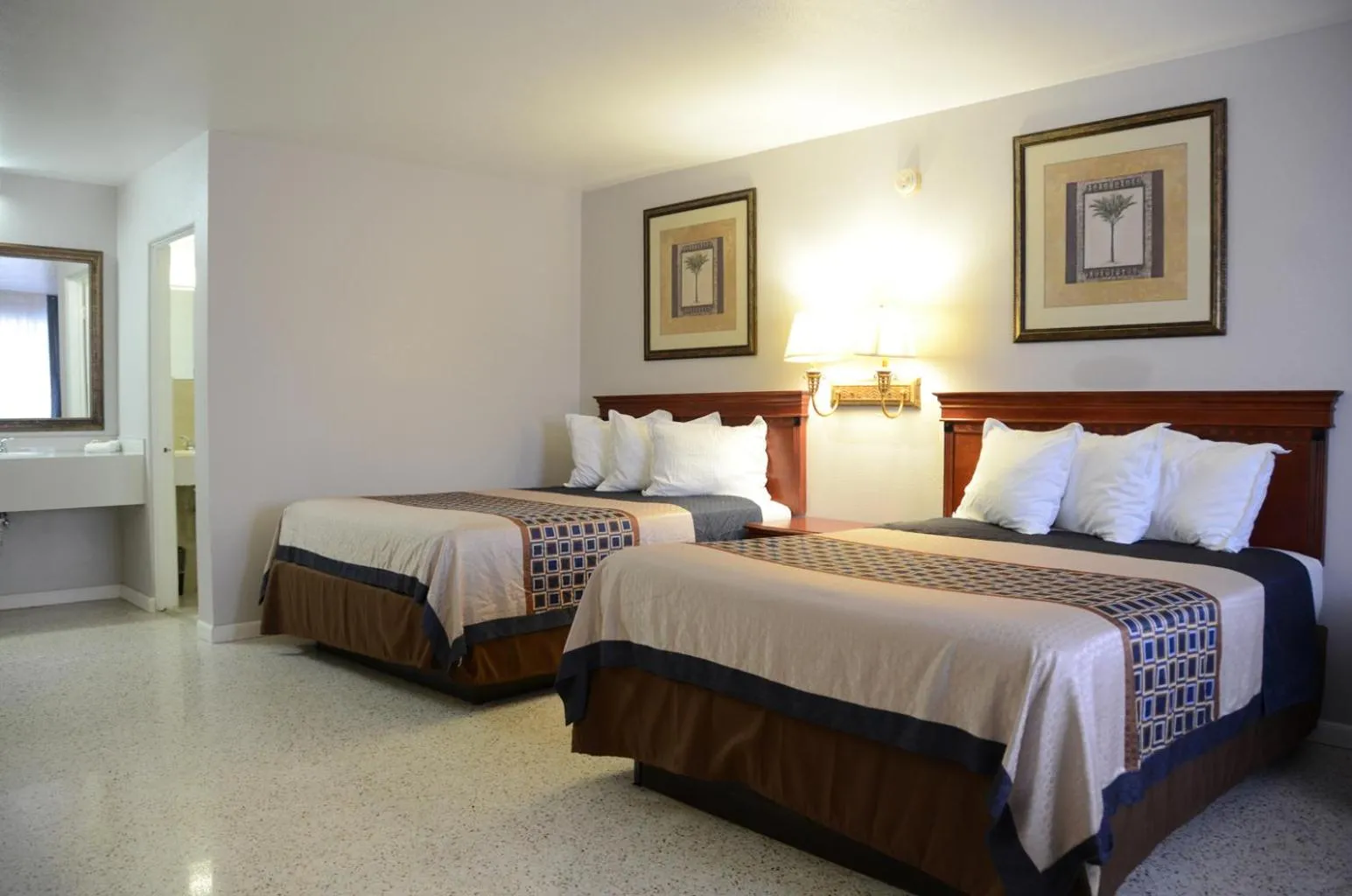 Bed in Lion Inn - Saint Augustine