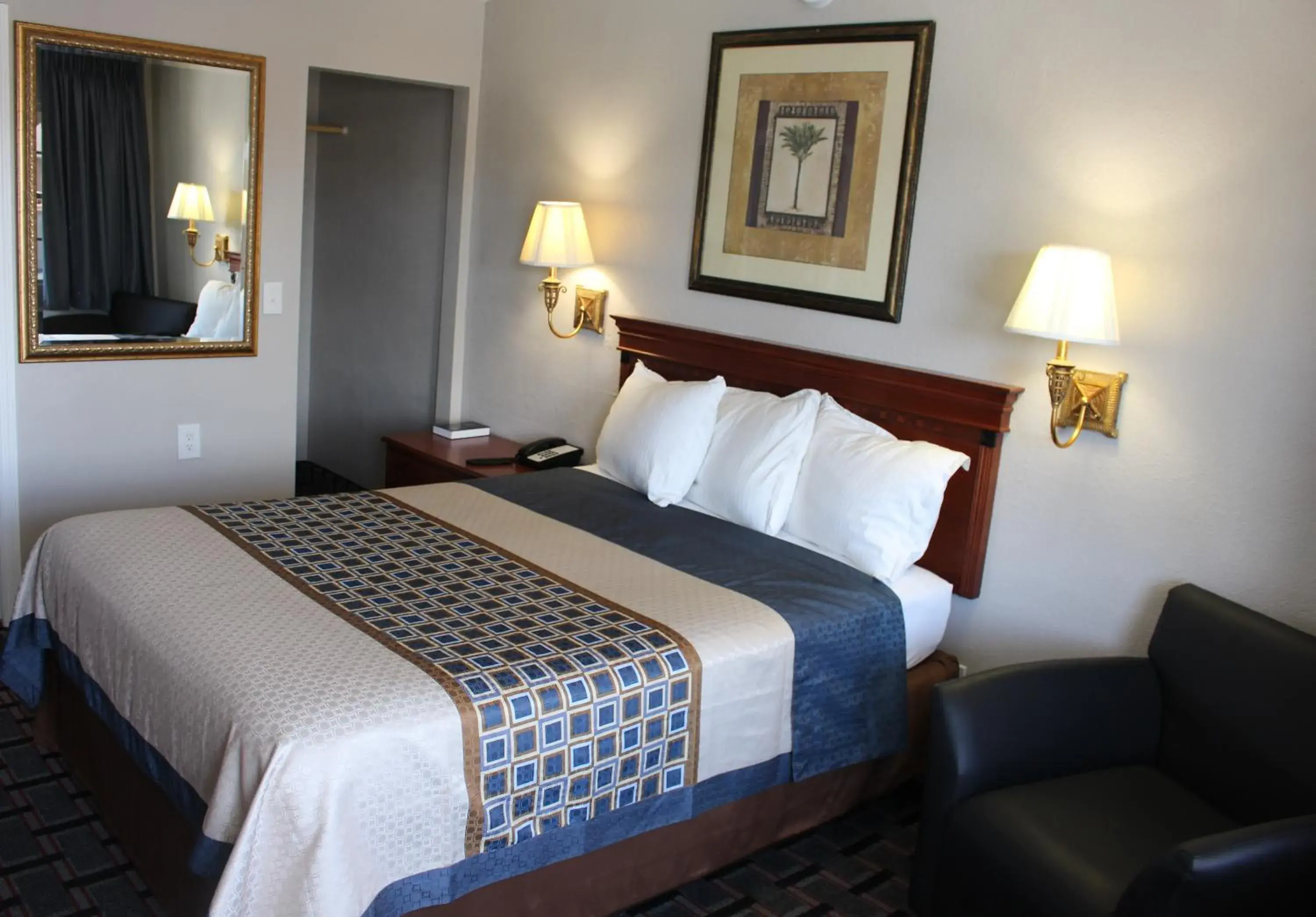 Queen Room in Lion Inn - Saint Augustine Queen Room in Lion Inn - Saint Augustine
