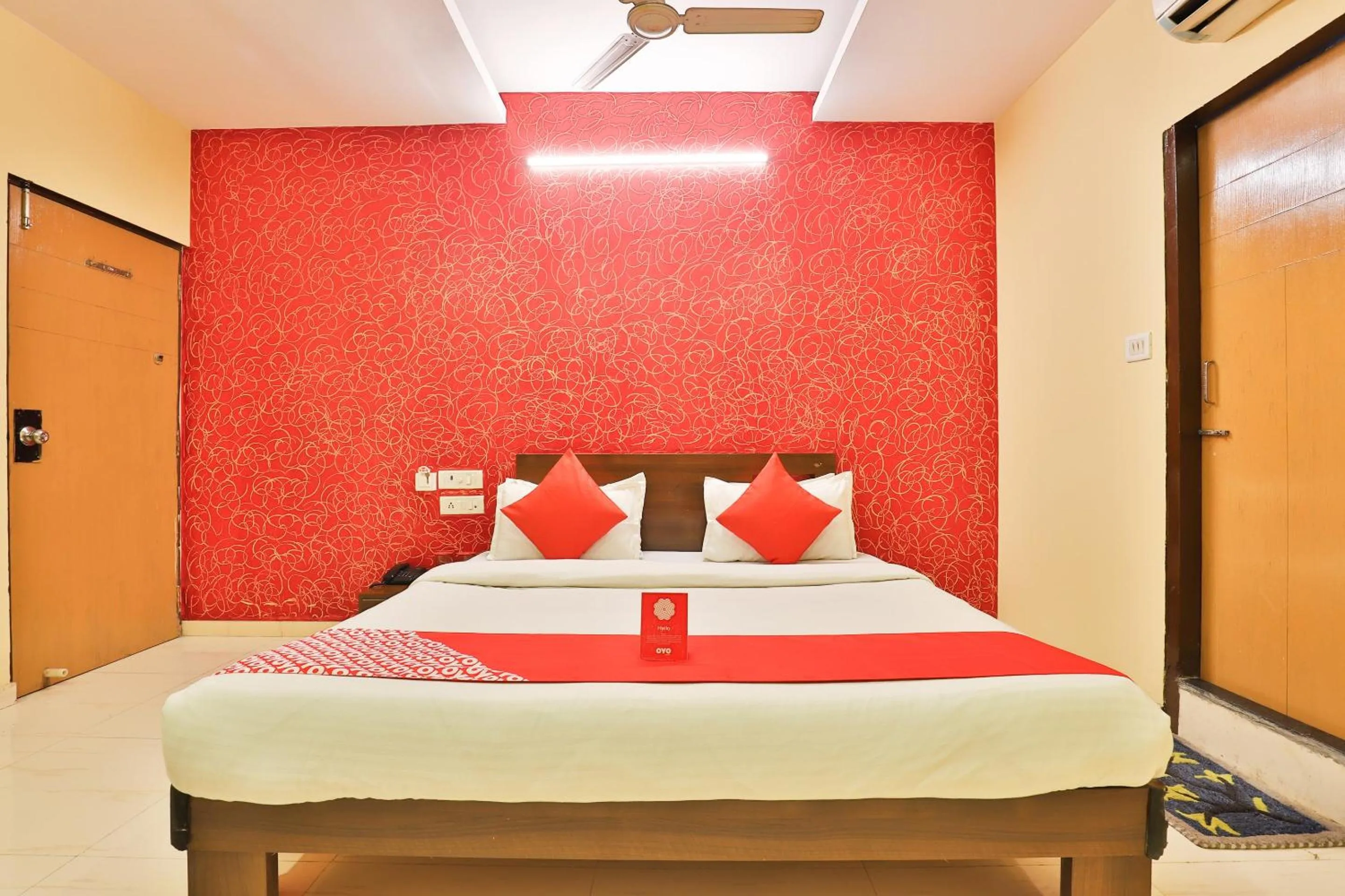 Bedroom, Bed in Hotel O Sunrise