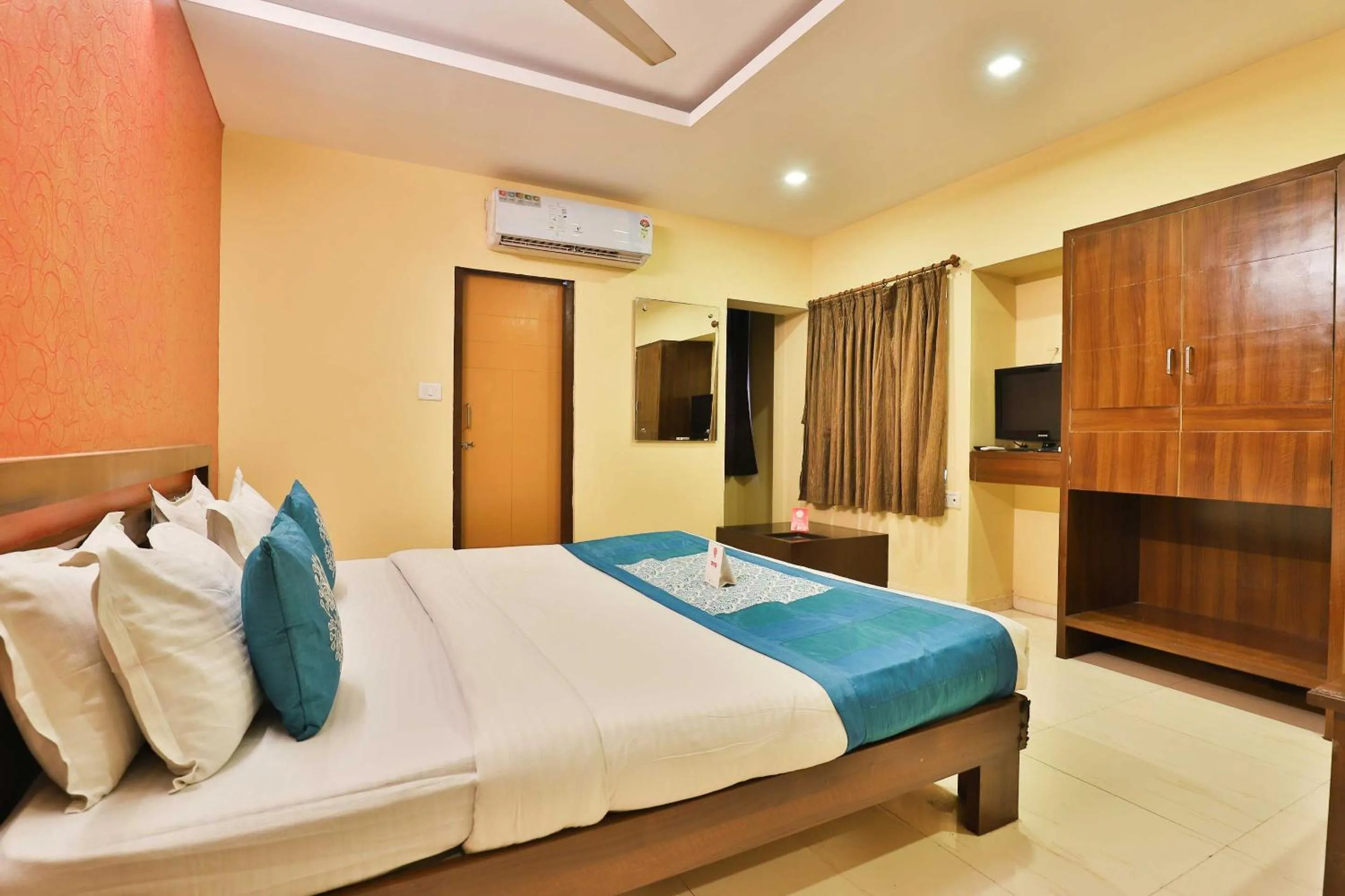 Bedroom, Bed in Hotel O Sunrise