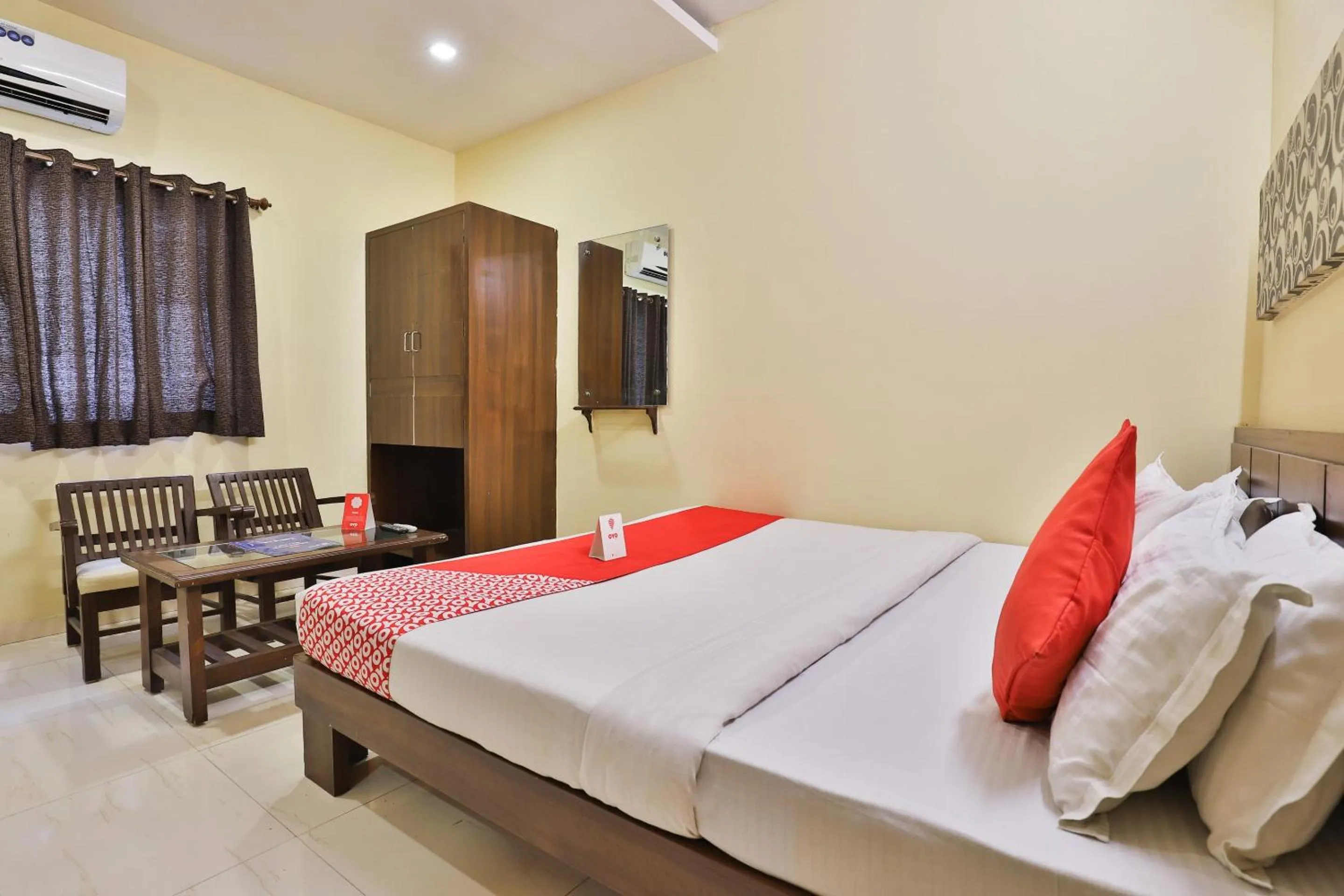 Bedroom, Bed in Hotel O Sunrise