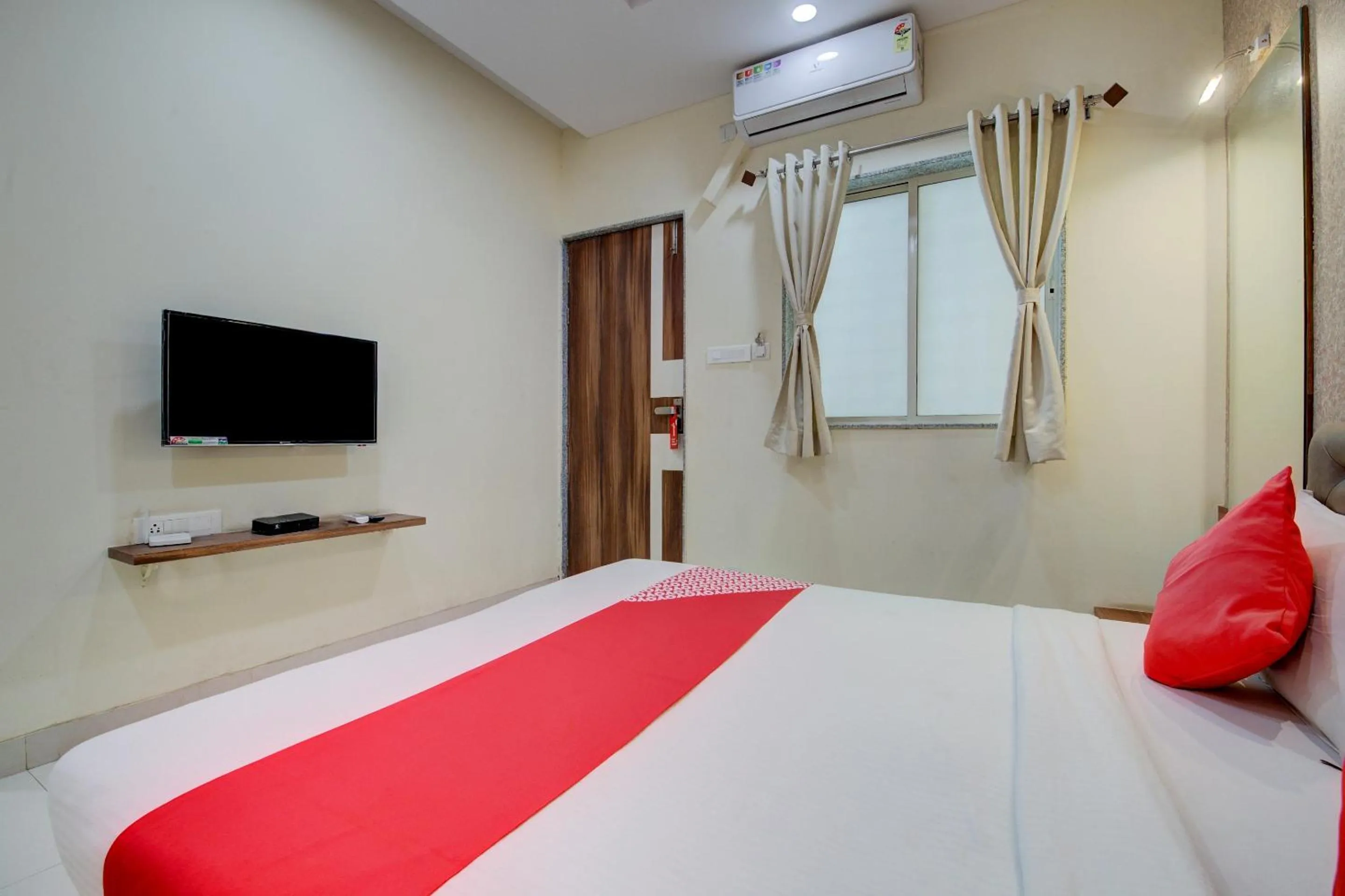 Bedroom, Bed in Collection O Sunshine Near Inox