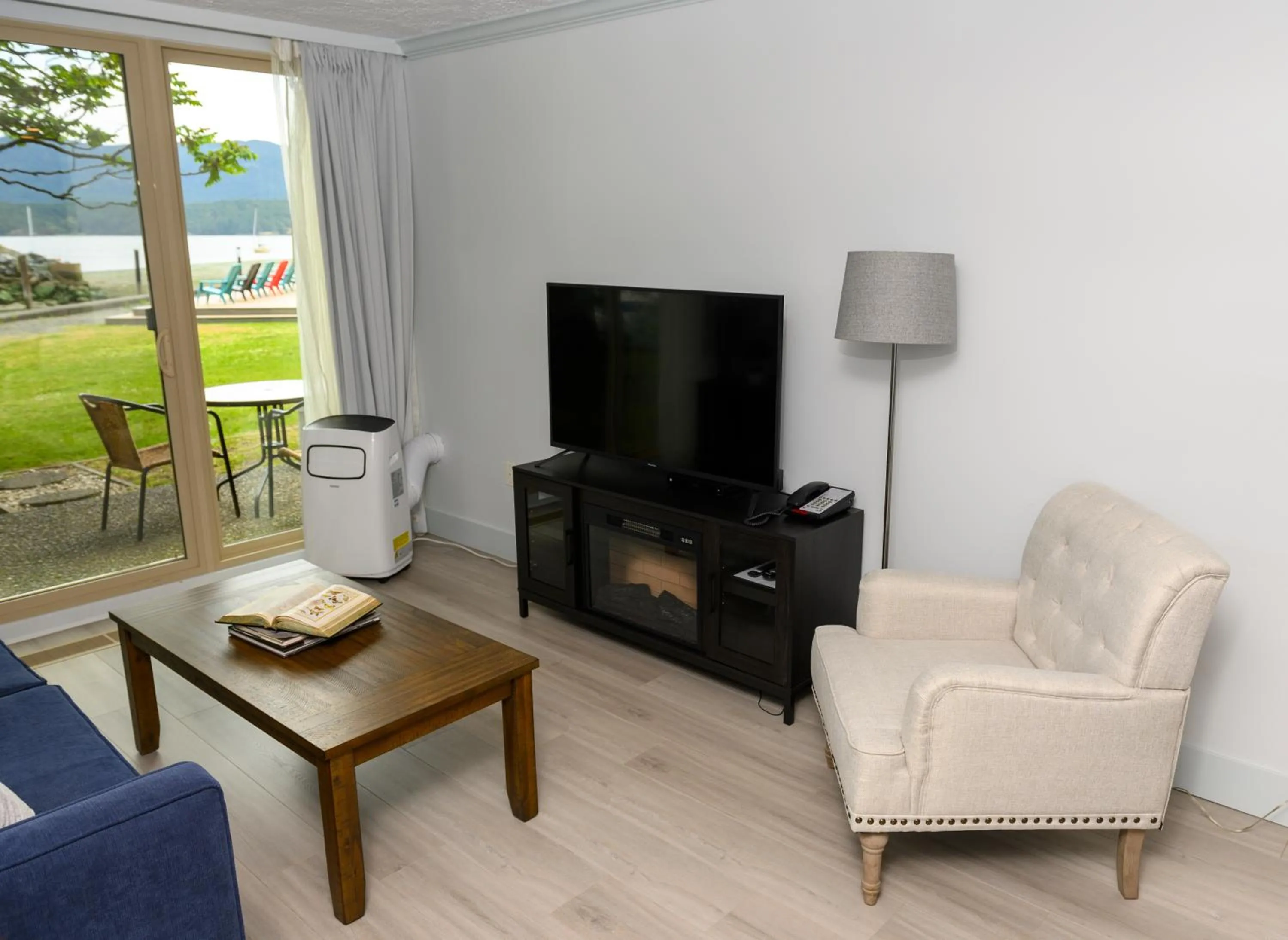 TV and multimedia in Oceanfront Suites at Cowichan Bay