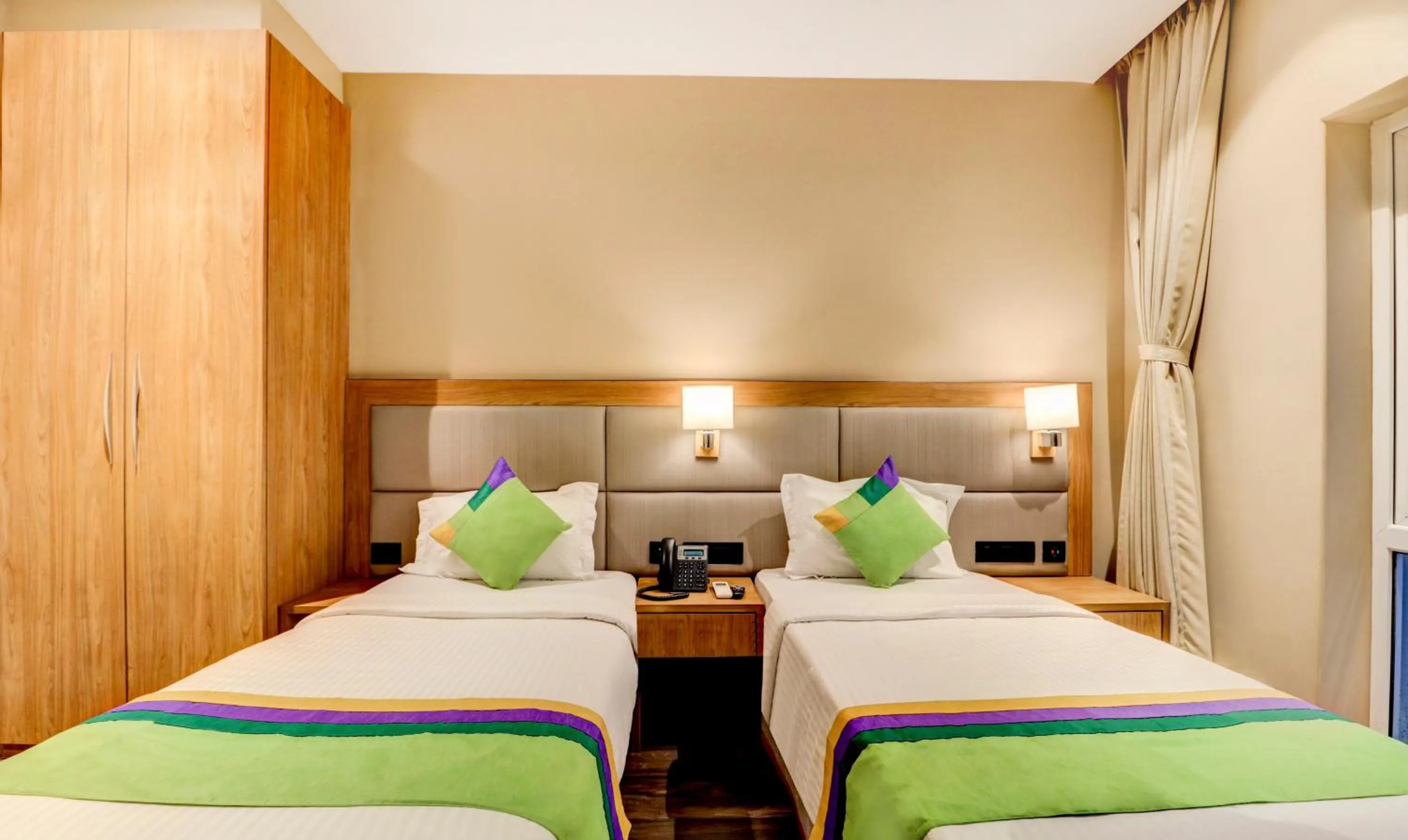 Bedroom, Bed in Treebo Radhe Palace, Lake Town