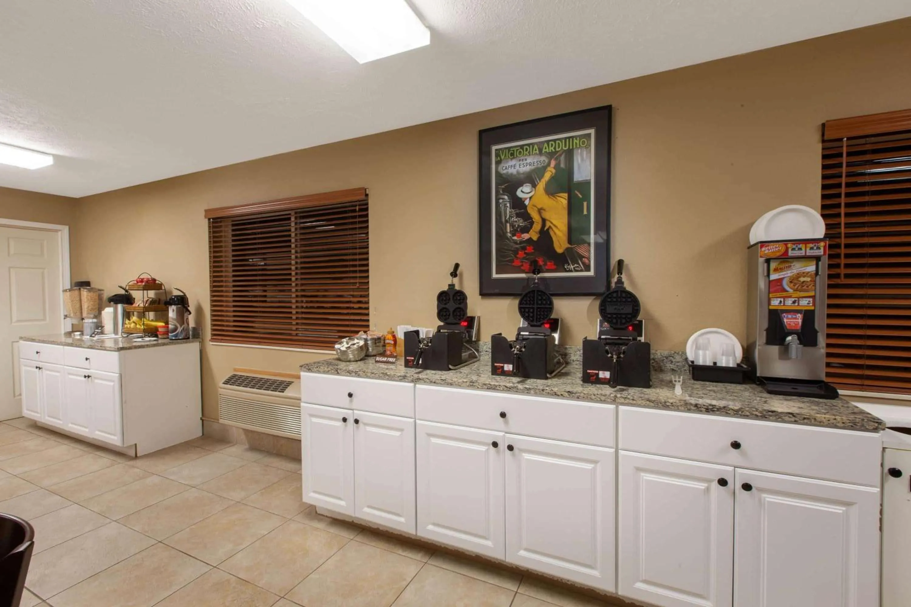 Restaurant/places to eat in AmericInn by Wyndham Petoskey