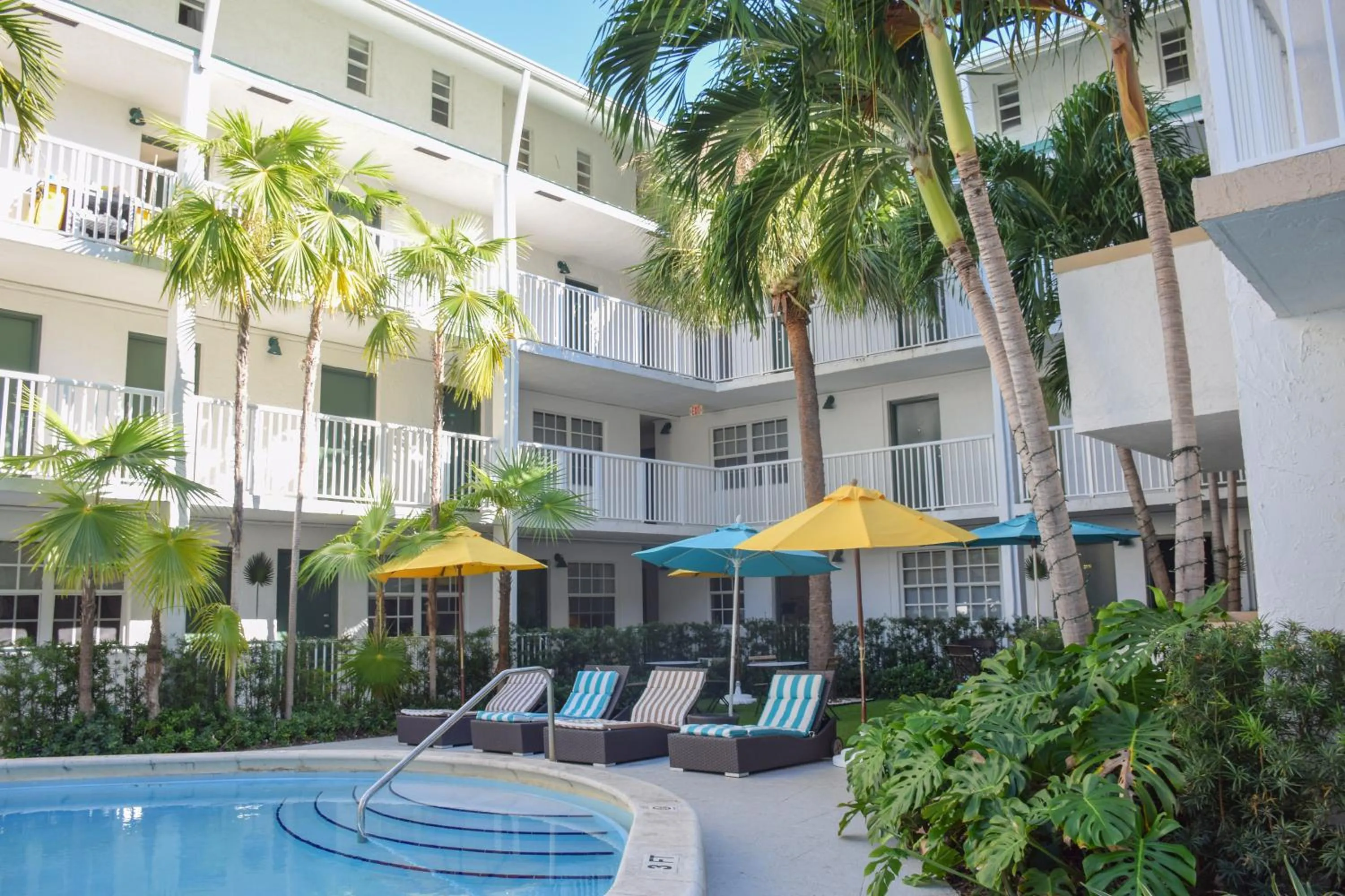 Swimming pool in Coral Reef at Key Biscayne