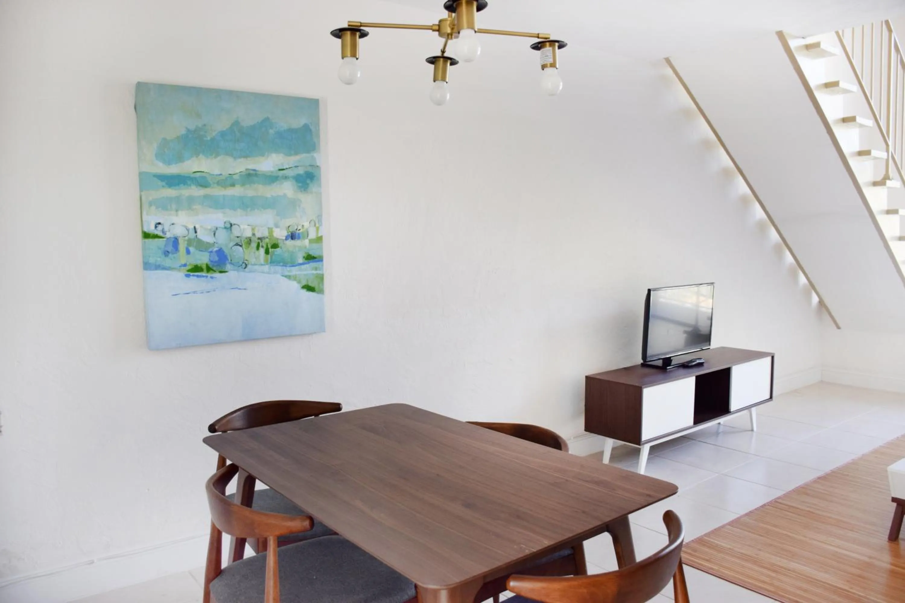 Dining area in Coral Reef at Key Biscayne