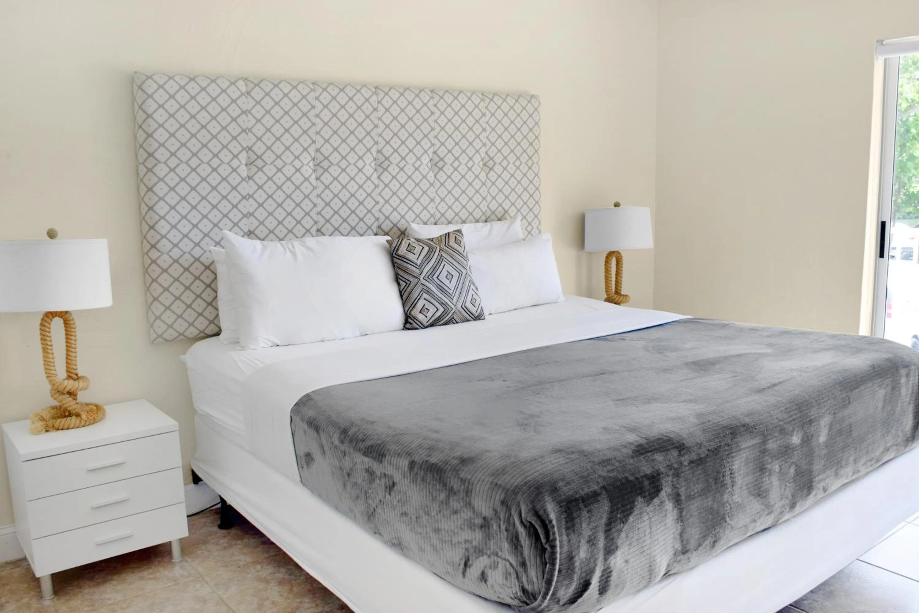 Bedroom, Bed in Coral Reef at Key Biscayne