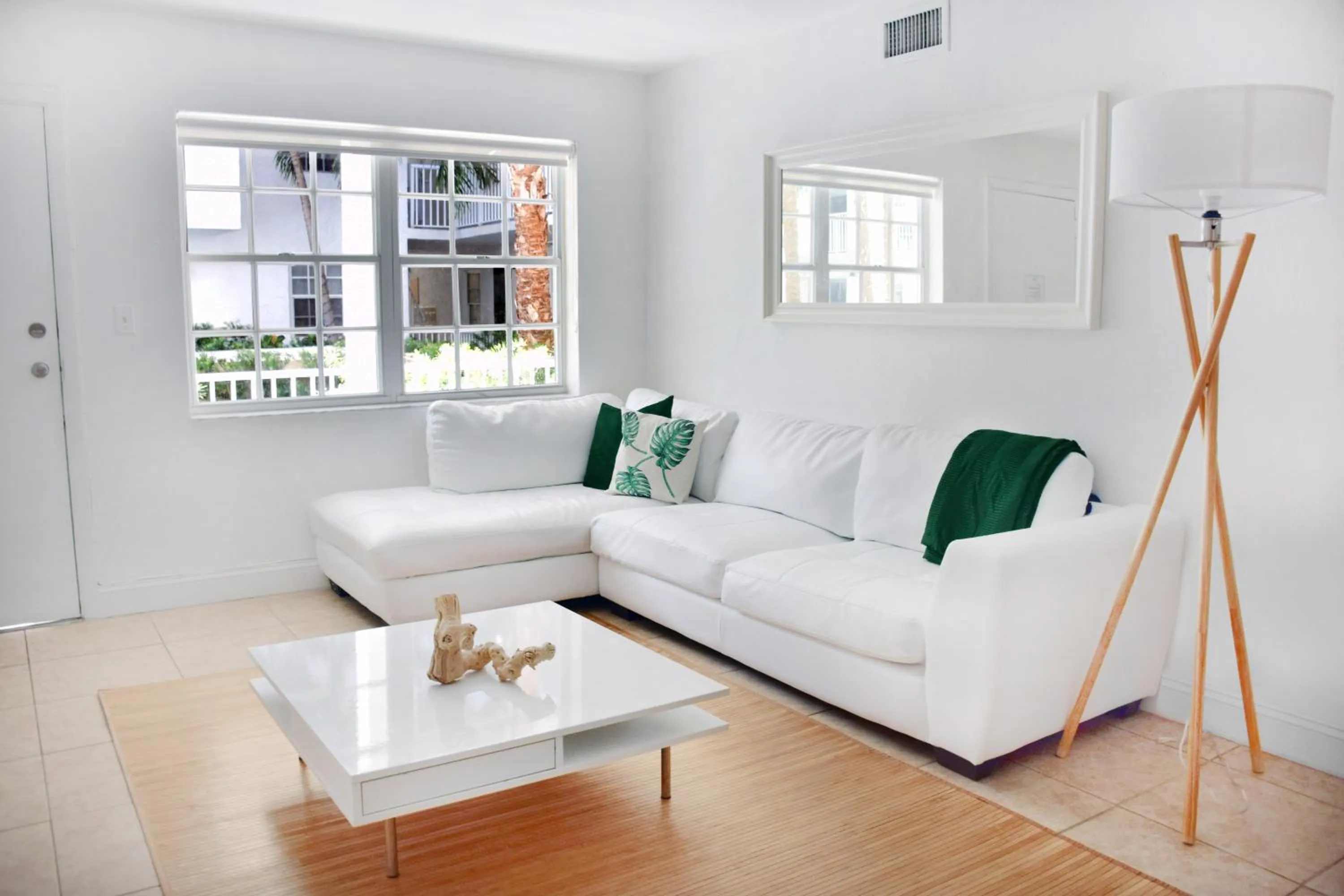 Living room in Coral Reef at Key Biscayne