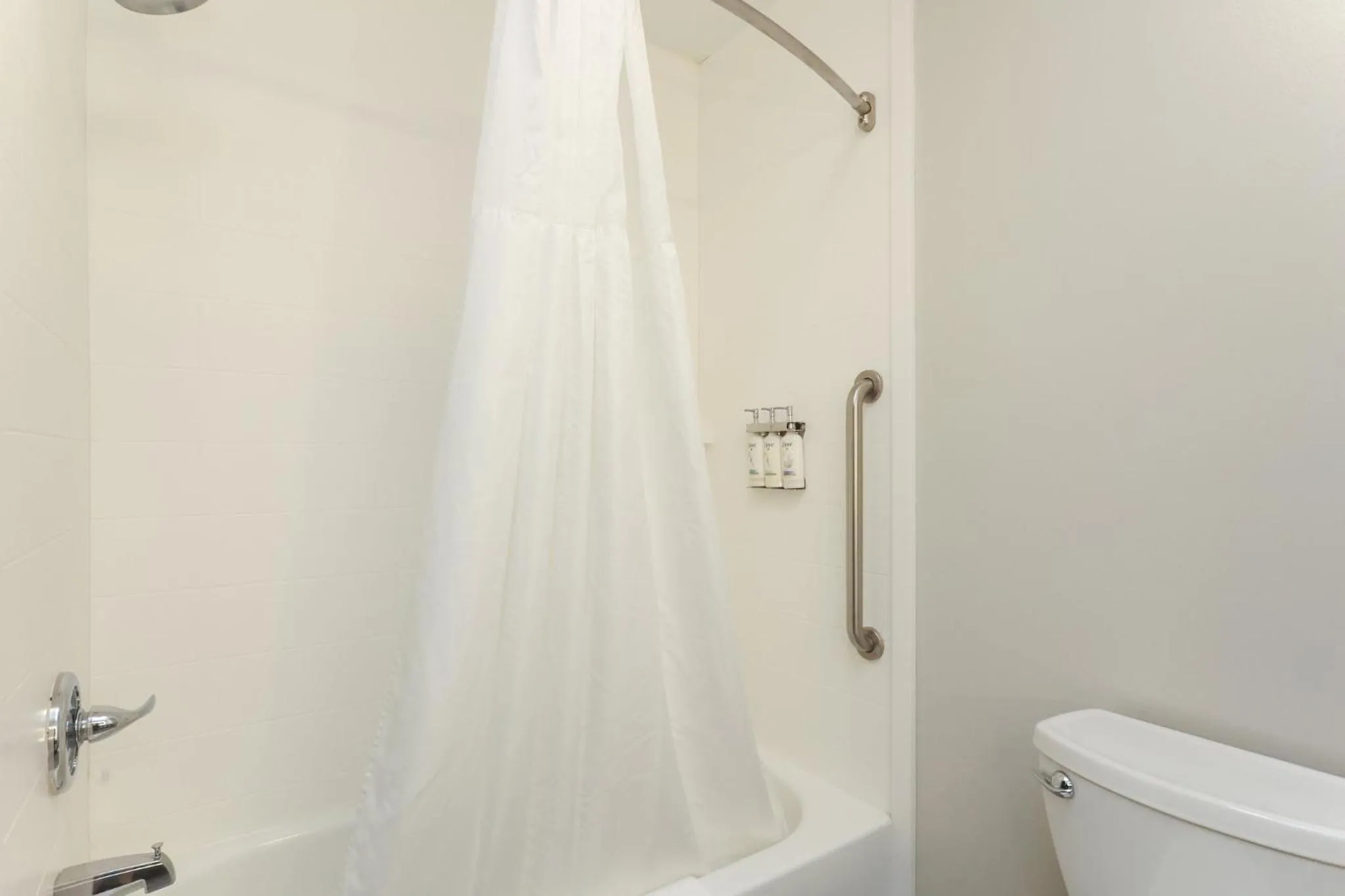 Photo of the whole room in Holiday Inn Express Tulsa South Bixby by IHG