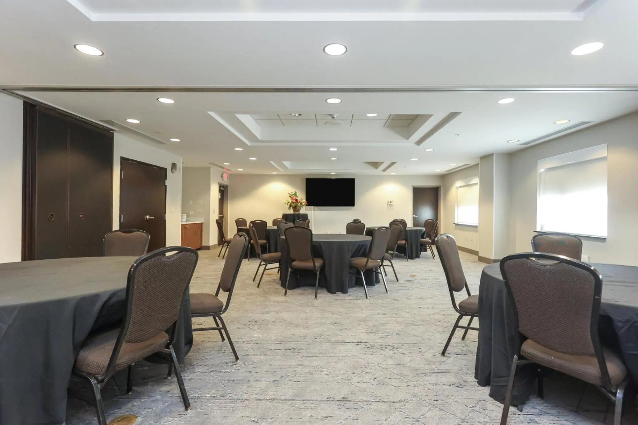 Meeting/conference room in Holiday Inn Express Tulsa South Bixby by IHG
